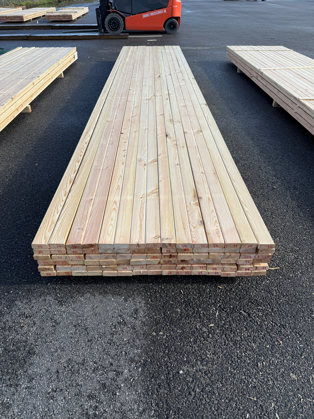 Parti Glespanel 28×70 mm – 5,40 m Furu 90 st