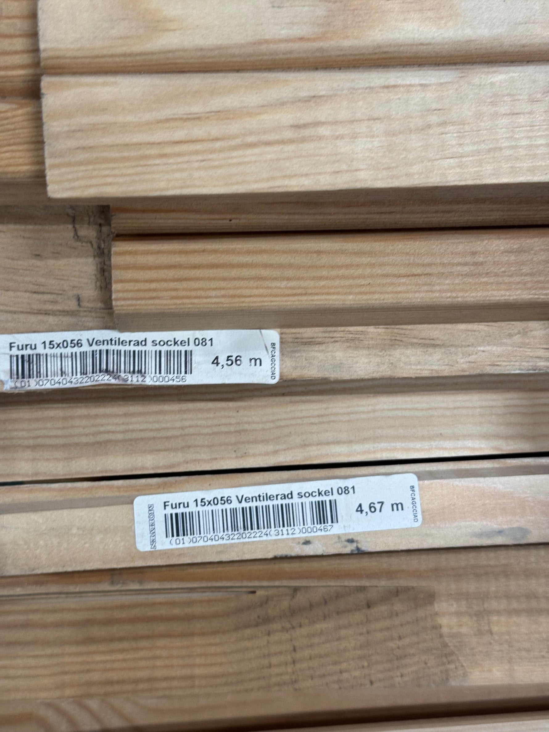 Paket Ventilerad Sockel 15x56mm – ca 301 lpm Furu Obehandlad