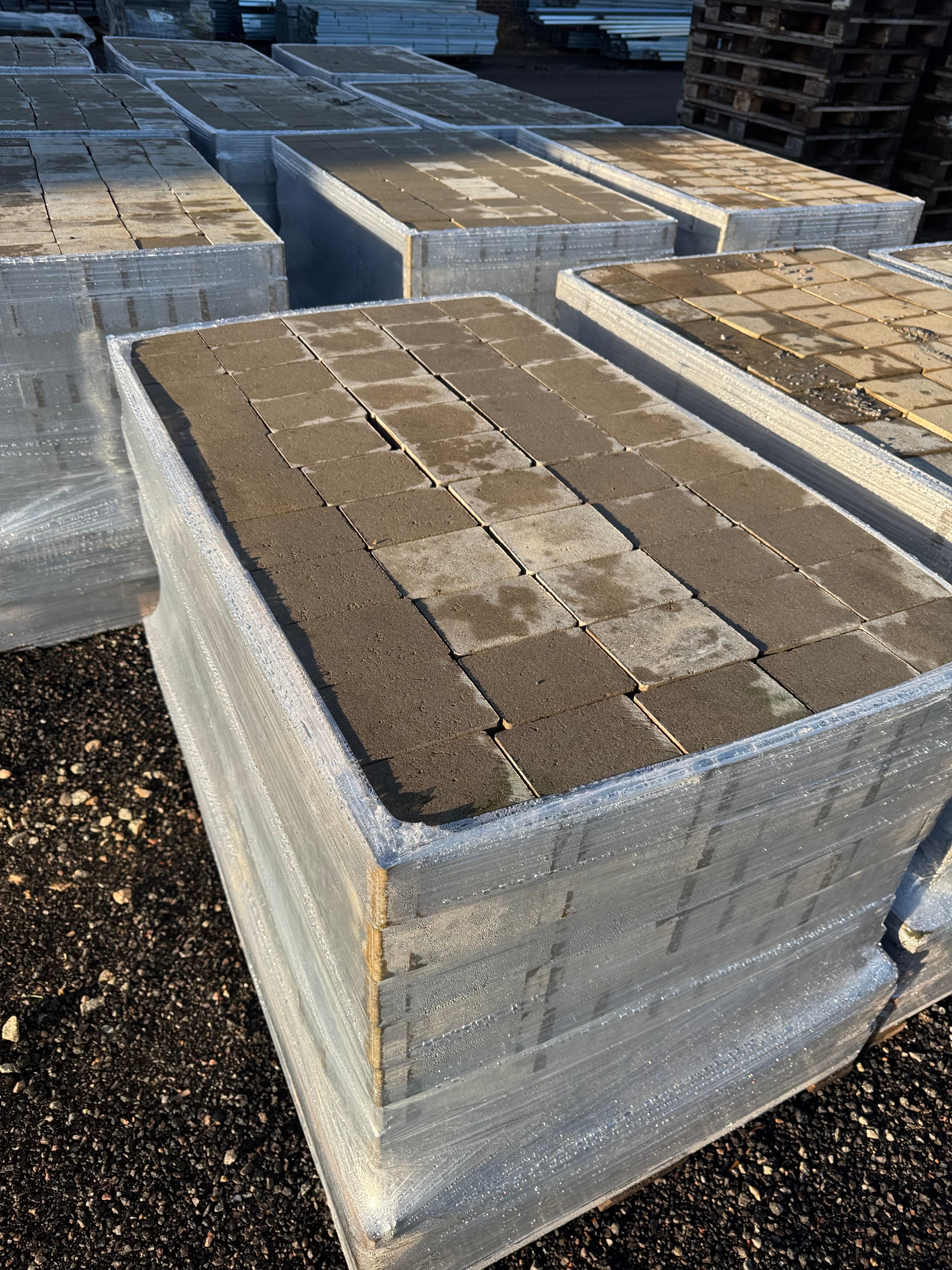 Scala 105x140x70 mm – Naturgrå 170 kr/kvm (2,5 kr/sten)