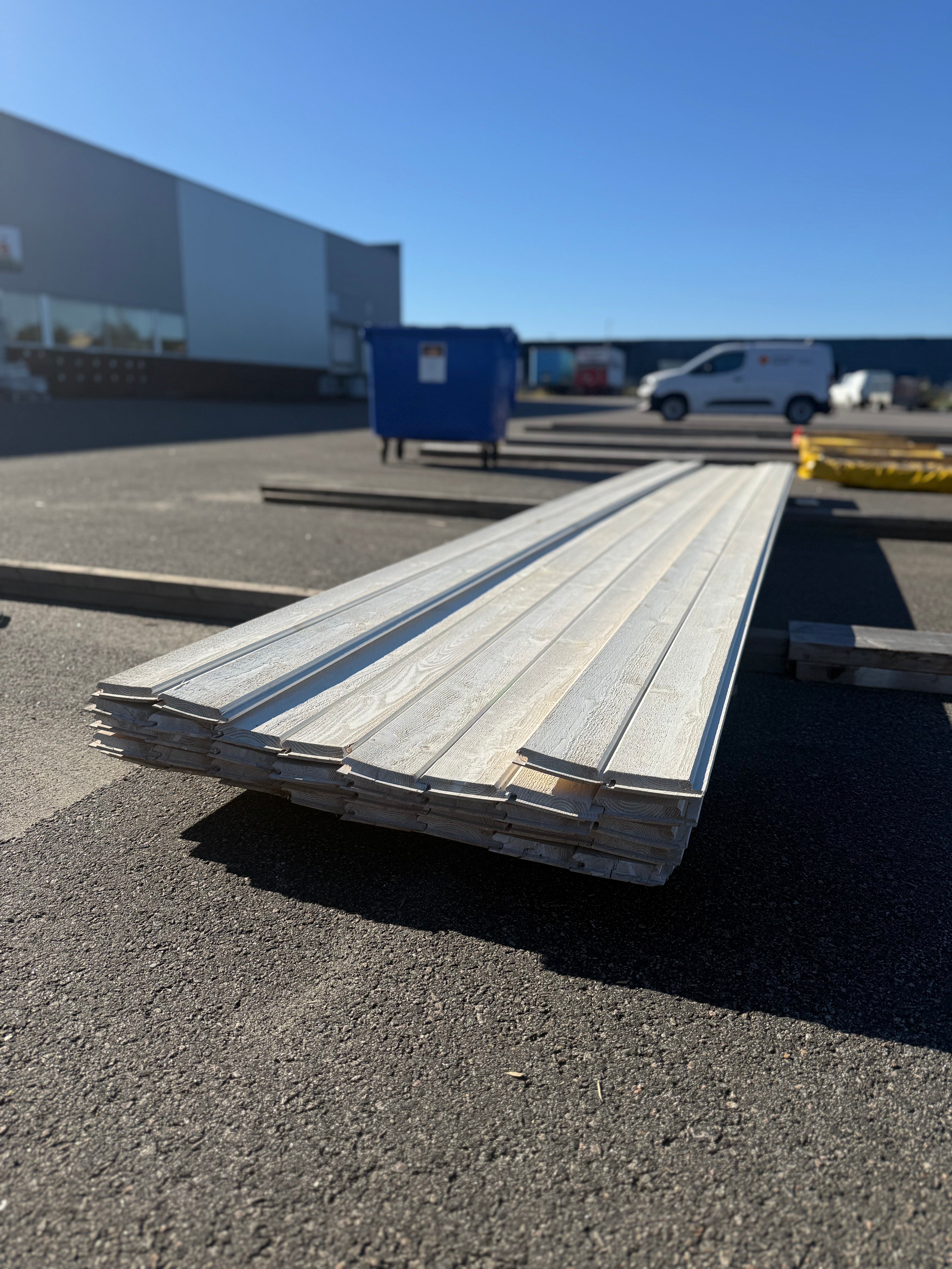 Paket Ytterpanel 22x120mm – 36 st (5,40 m, gran, grundmålad, ändspont)