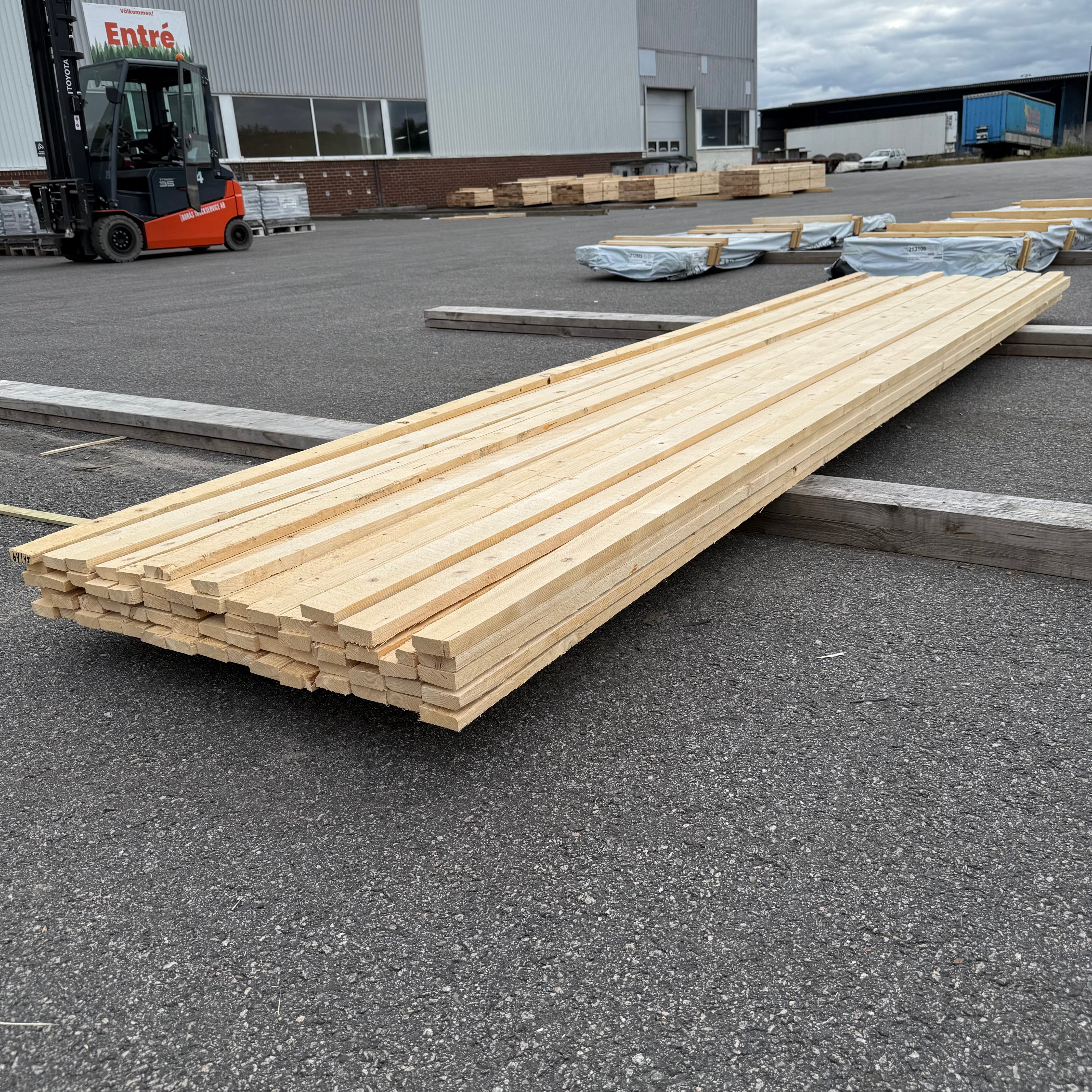Paket Brädor 19x63mm – 64 st (4,50 m, gran, ohyvlad/råsågad)