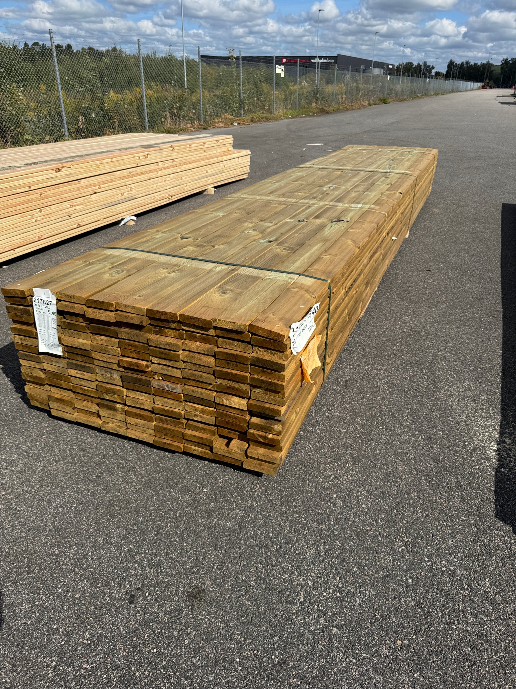 Paket Slät Trall 28x120 – 144st – 5.40 m – NTR AB – ANDRASORTERING