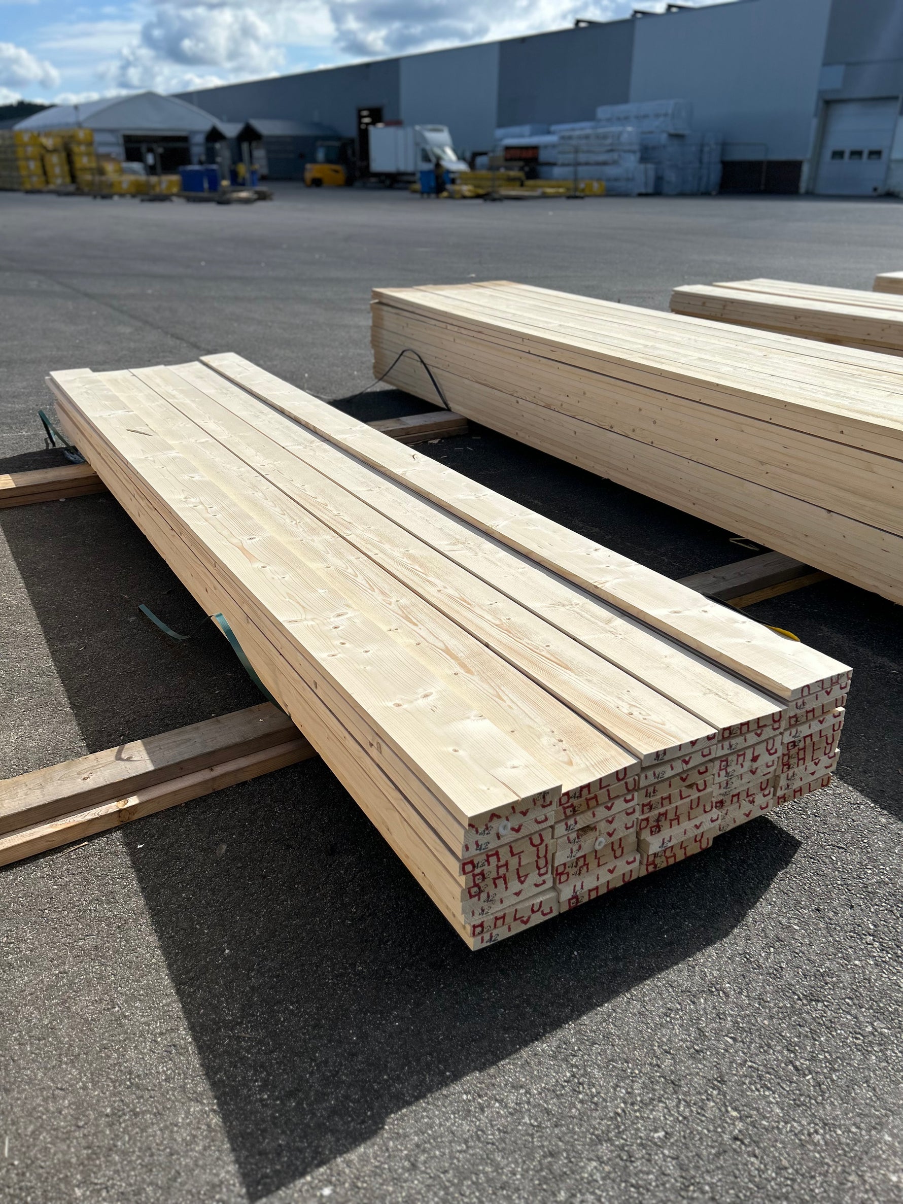 Paket Finsågade Brädor 28x195mm 4,20m 47st Obehandlade