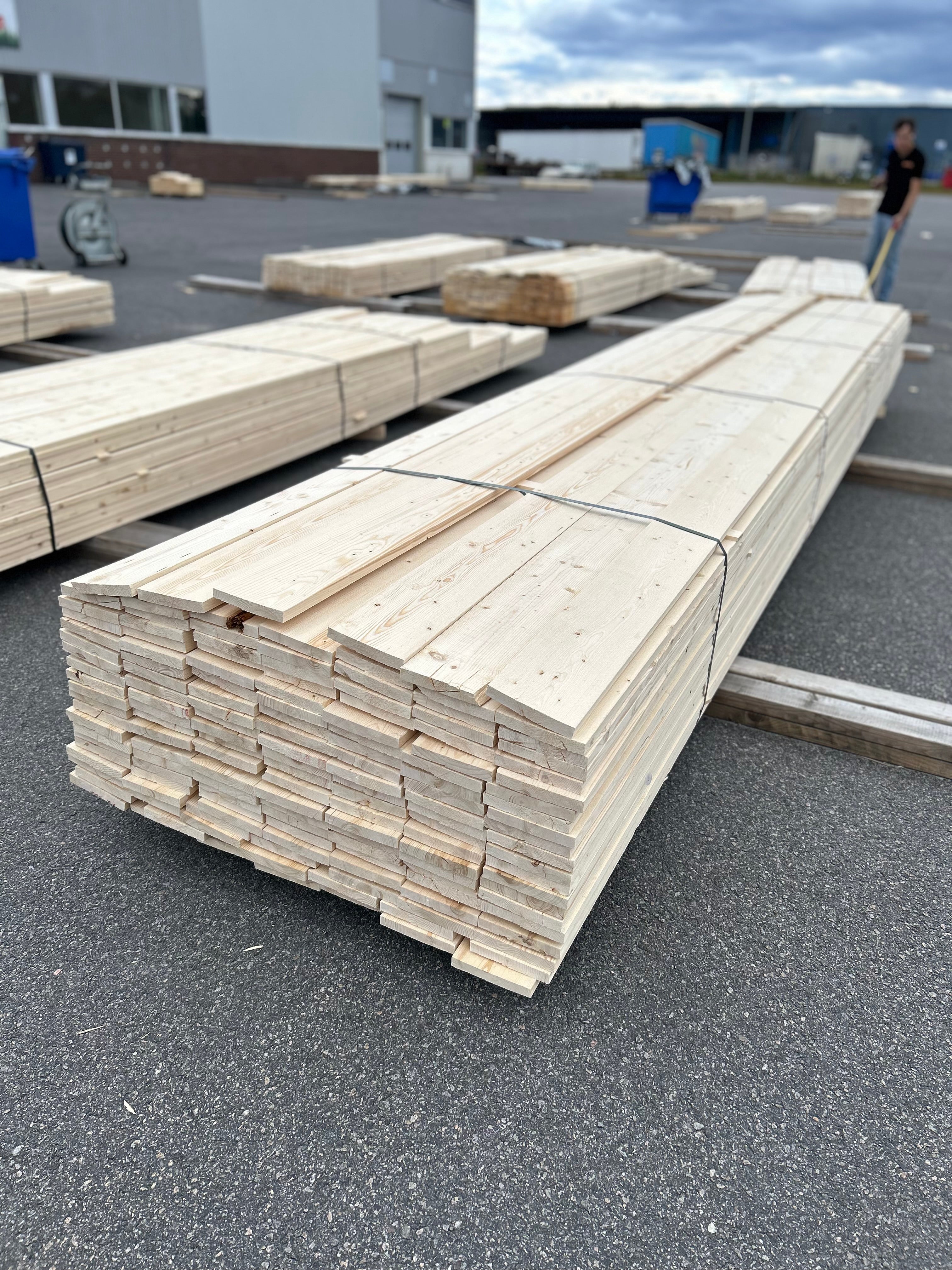 Paket Finsågad Panel 22x145mm 145st 5.40m – Andra sortering