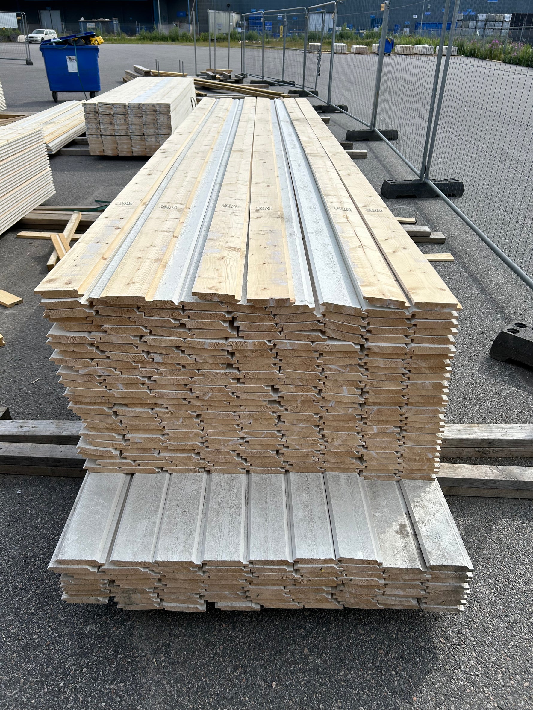 Paket Dubbelfas Halvspont 22x120mm 4,50–4,80m 303st Grundmålad