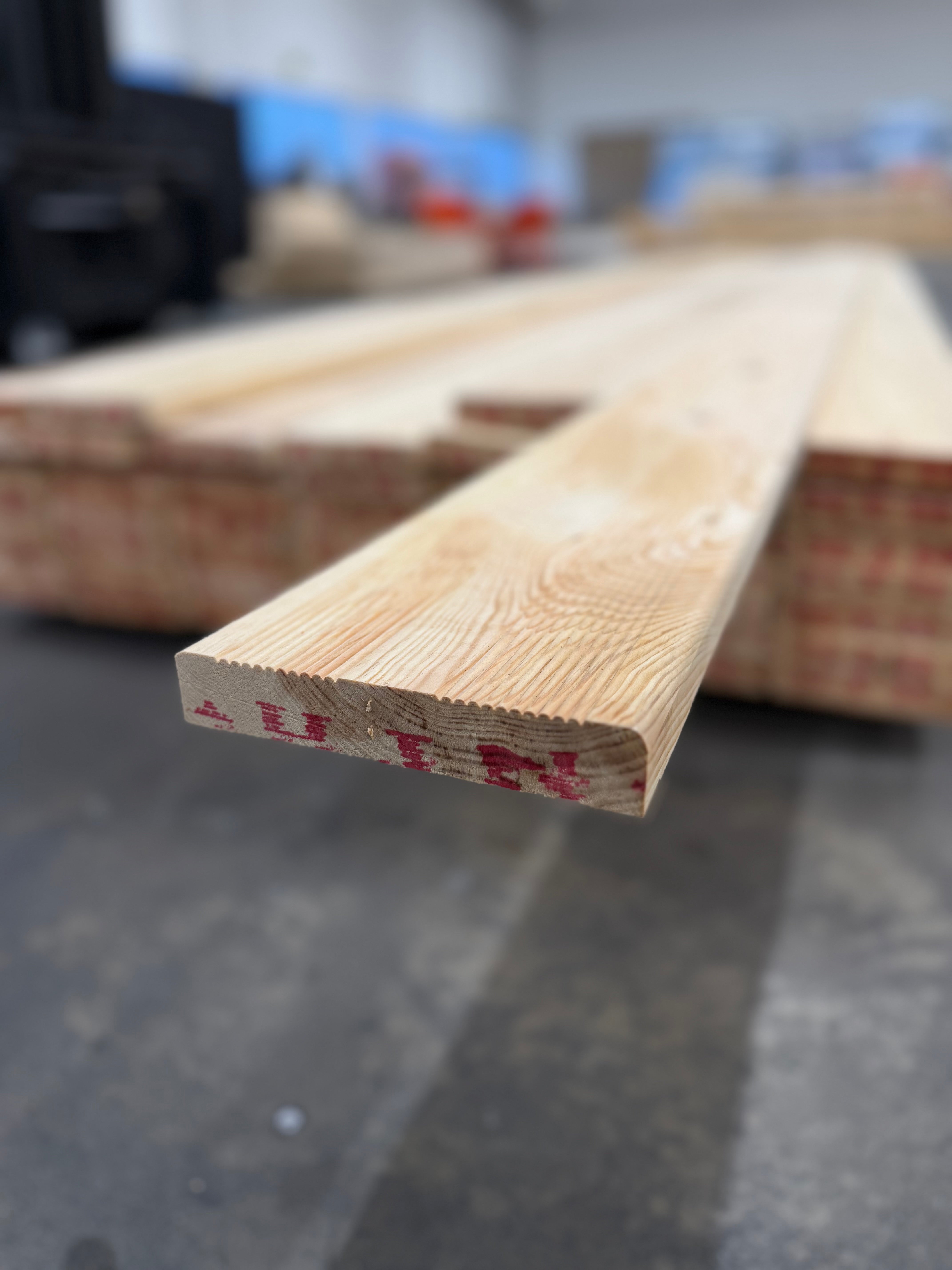 Paket Hyvlade Brädor 27x145mm 5.40m- 53st (Furu Rillad) B- sortering