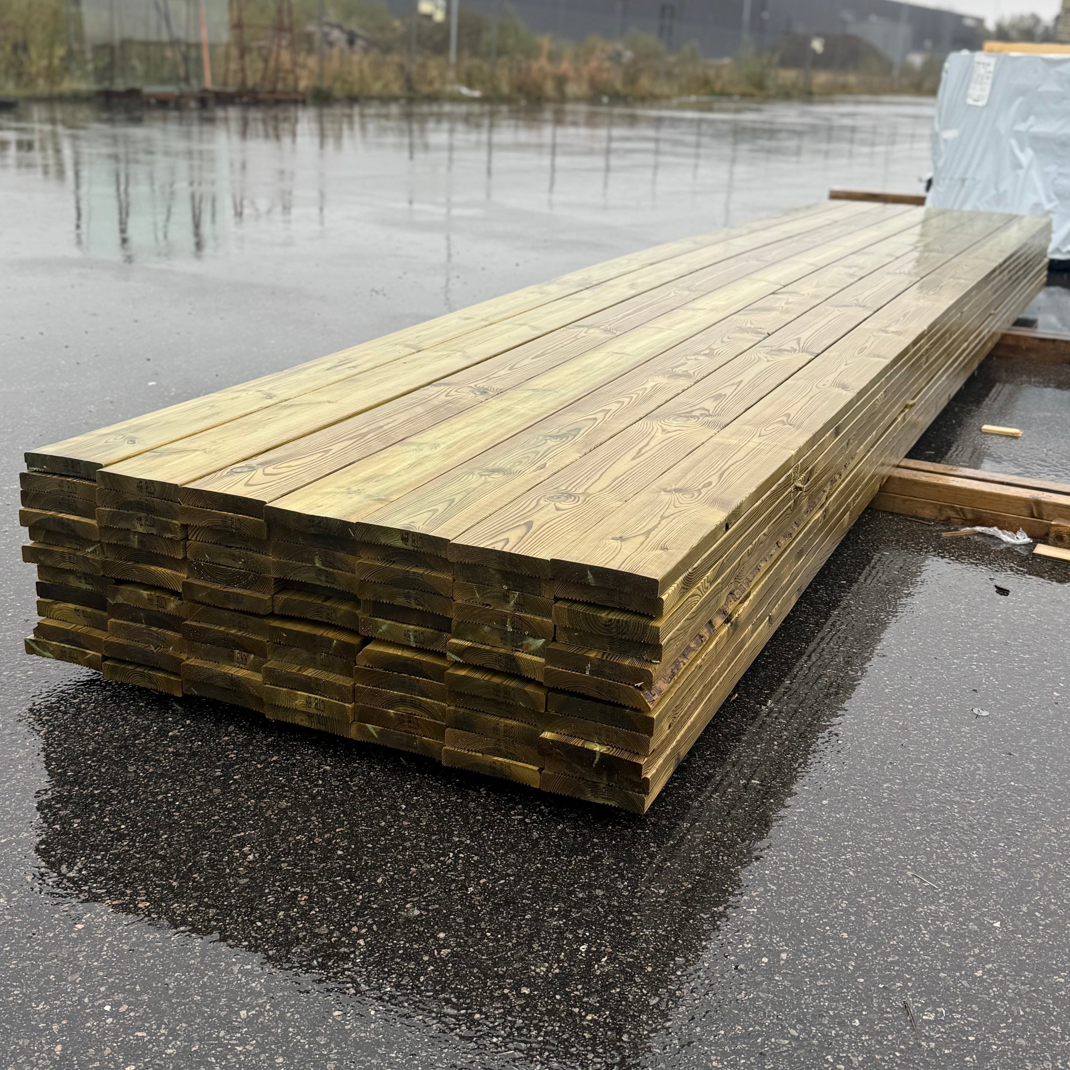 Paket Tryckimpregnerad Rillad Trall 27x145mm 5.40m 77st (B-Sortering)