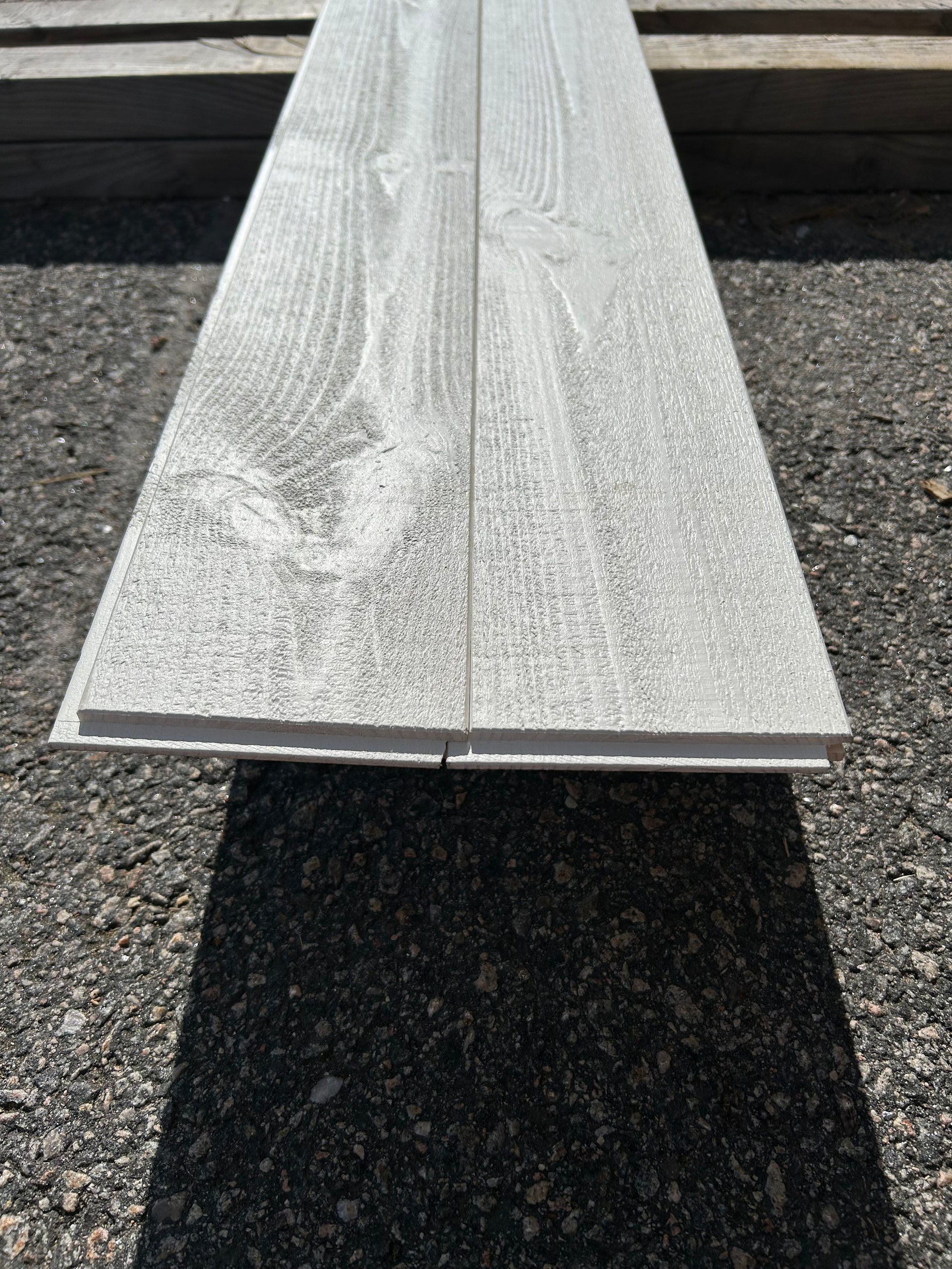 Parti Finsågad Slätspont 15x120mm 3,60m- 9 paket Furu Vit Grundmålad
