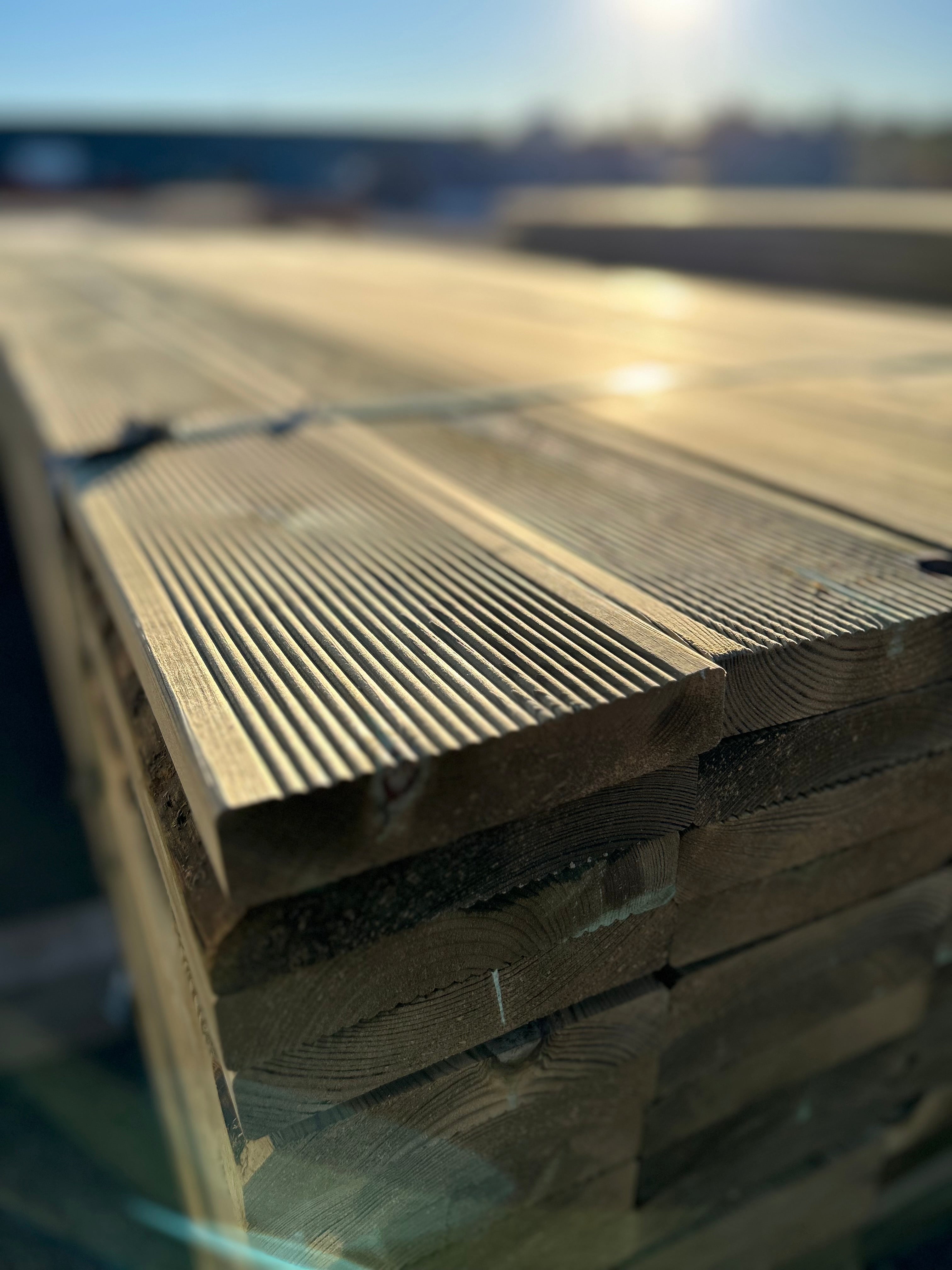 Paket Rillad Trall 28x145mm – 98 st (3,00 m, furu, NTR AB, B-sort)