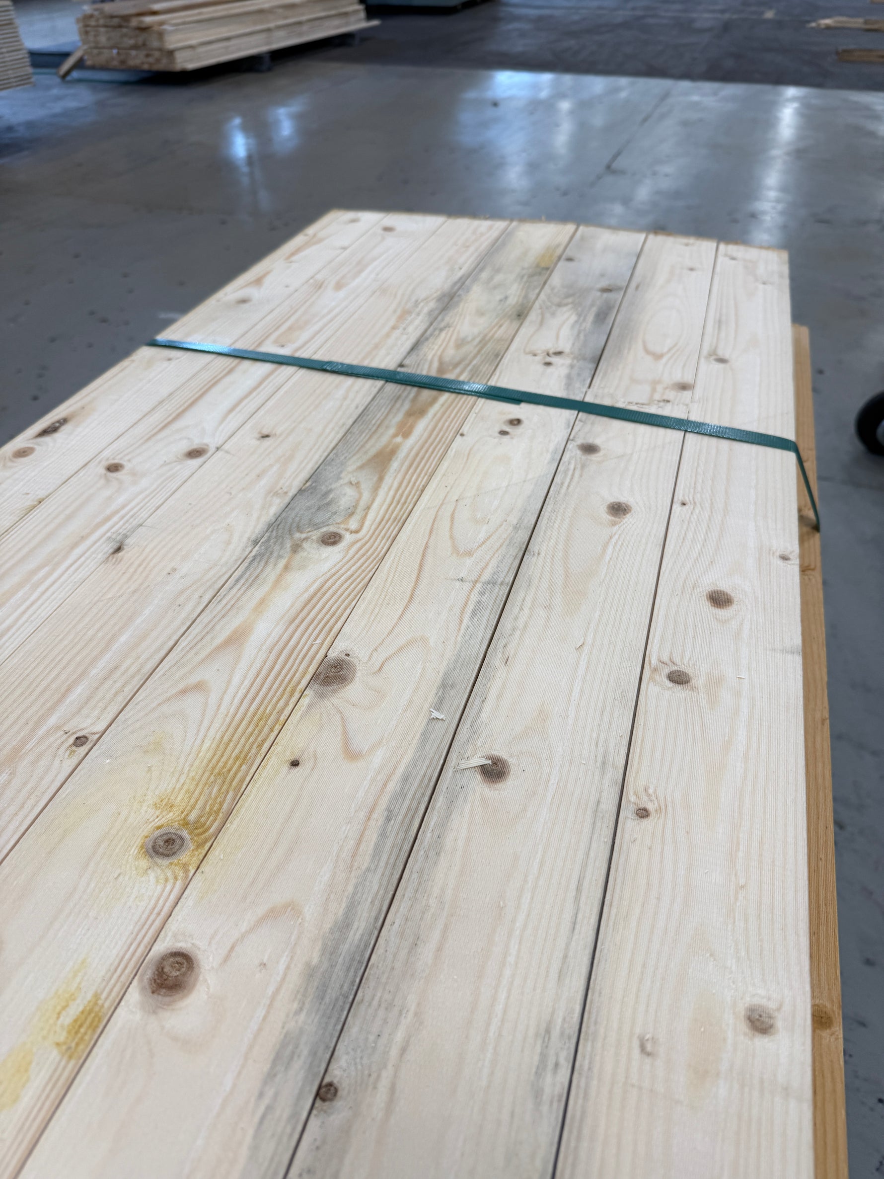 Parti Råspontluckor 20x540x3600mm 20st (Fuktskadad)
