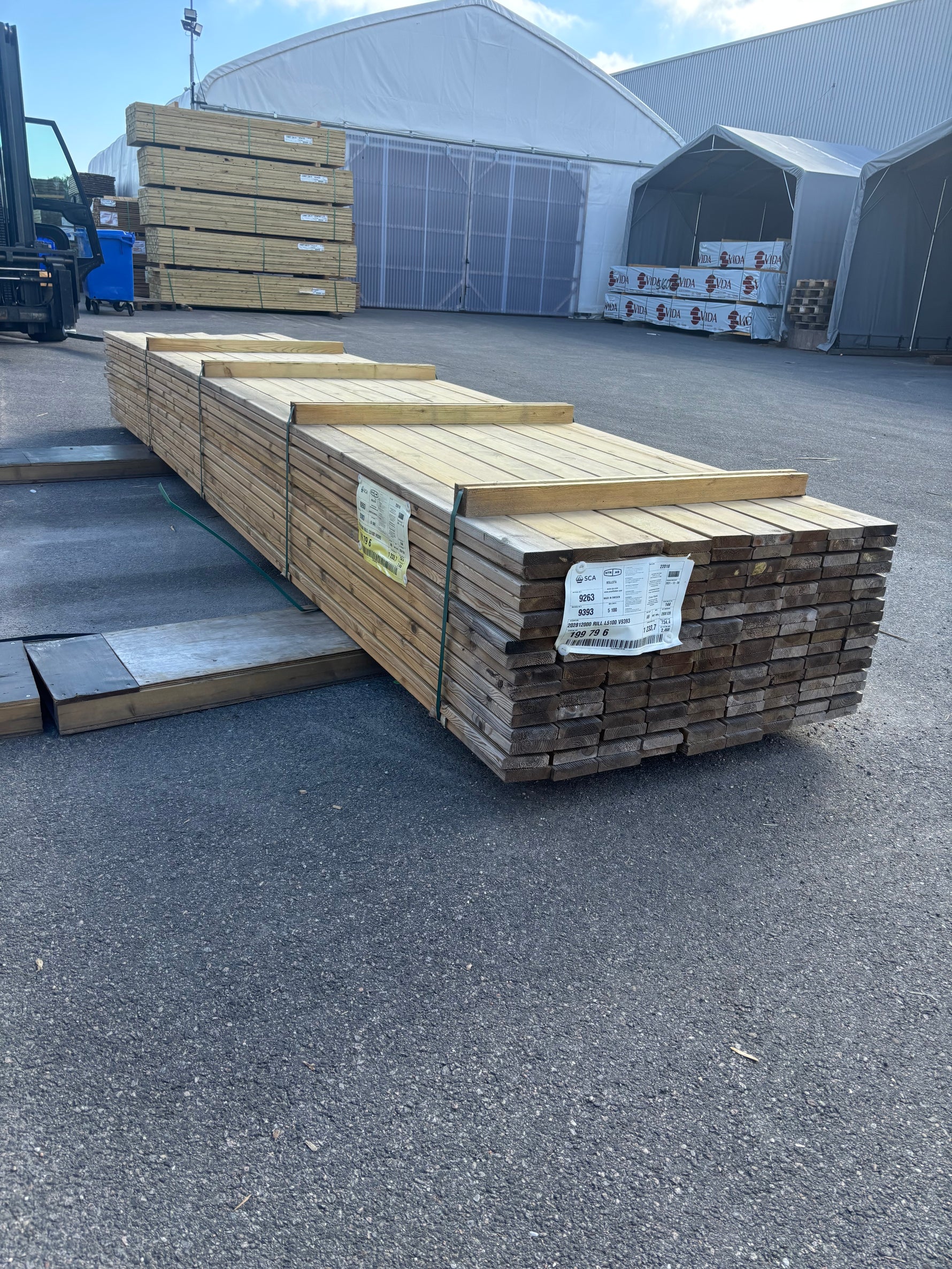 Paket Tryckimpregnerad Rillad Trall 28x120mm, 144st 5.10m- Väderbitet