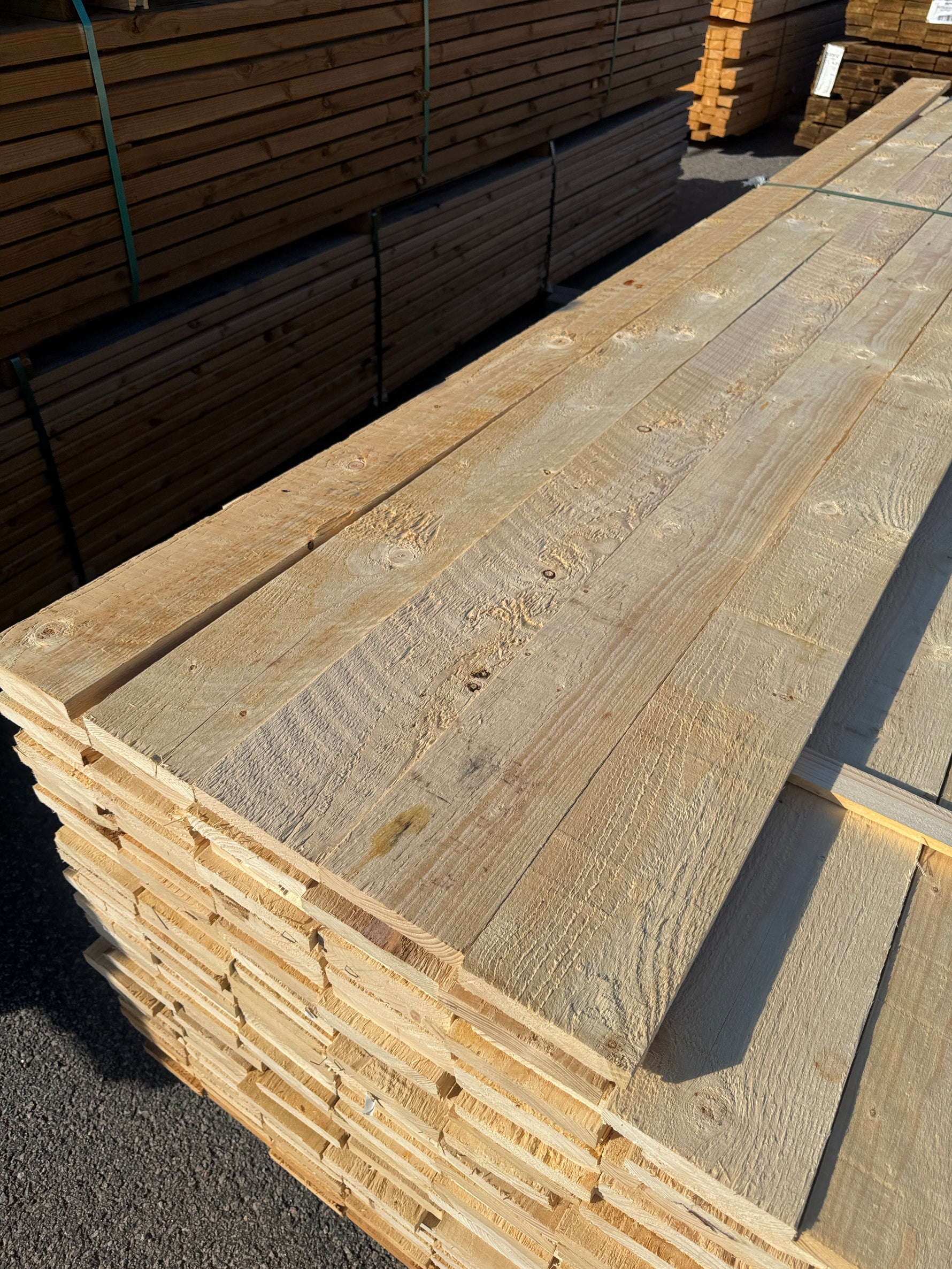Paket Råsågade Brädor 22×125mm 277st (2.40-3.90m)