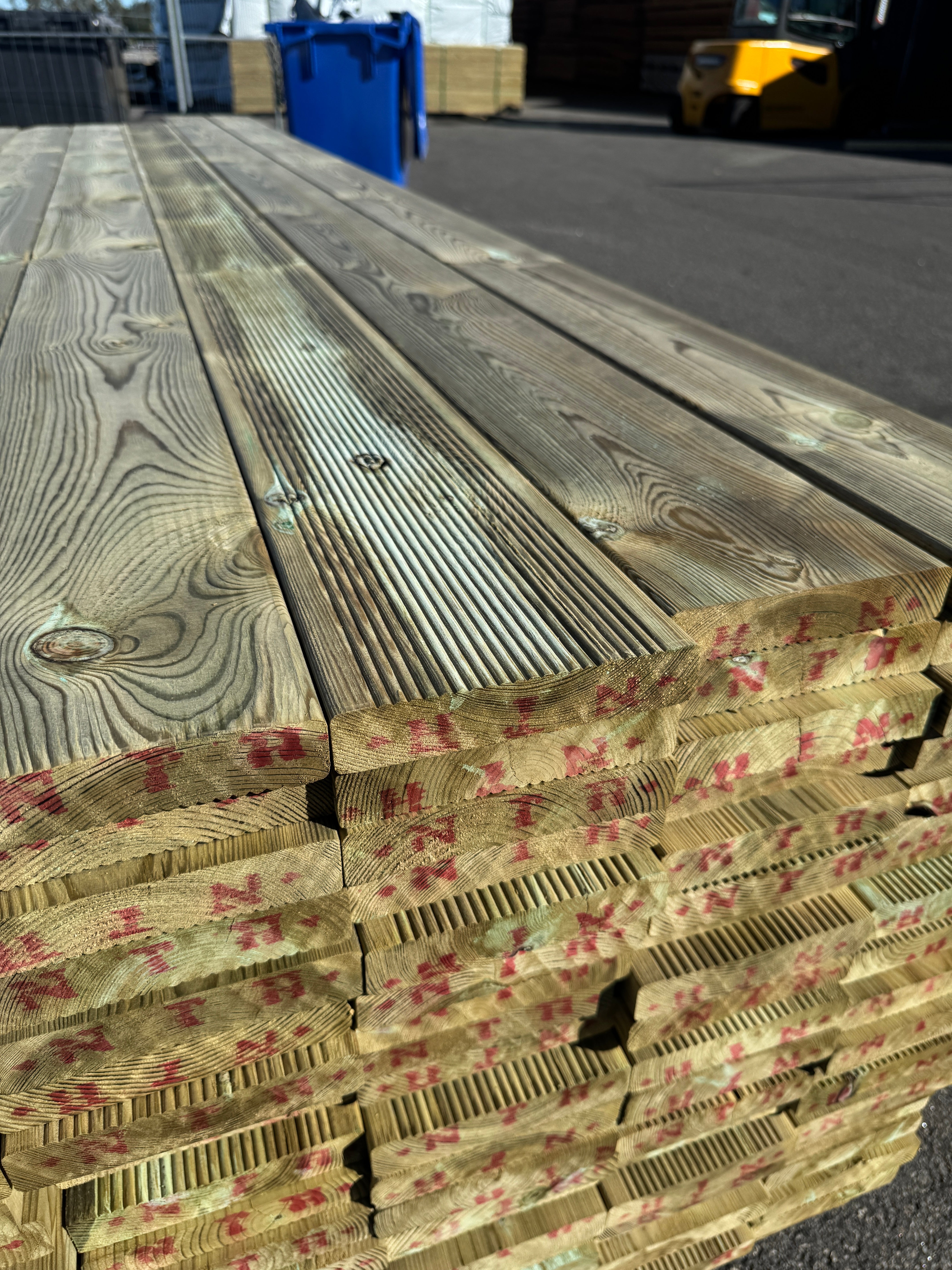 Paket Rillad Trall 28x145mm – 168 st (3,30–3,60 m, furu, NTR AB, B-sort)