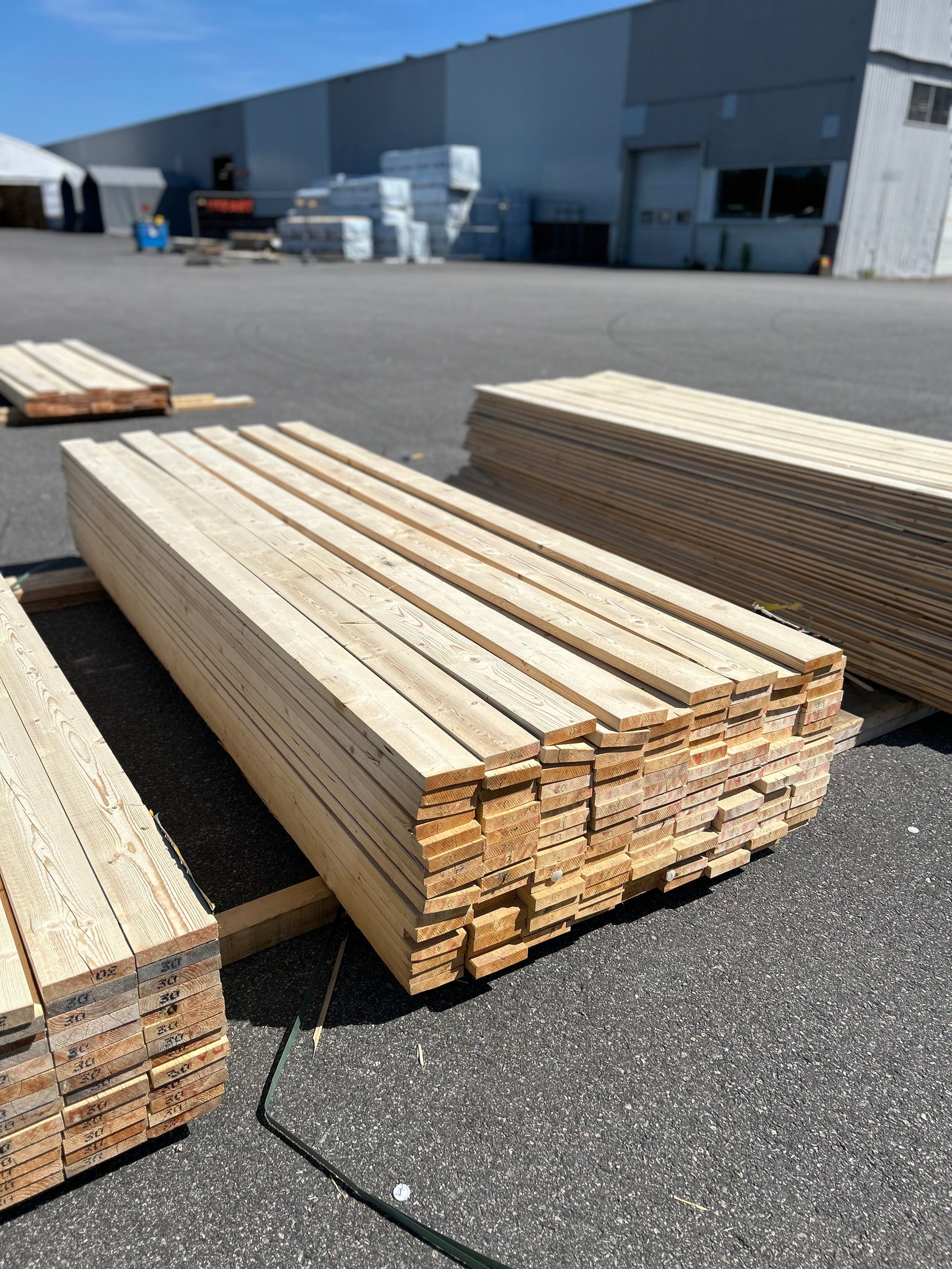 Paket Finsågade Brädor 28x120mm 3.0m 142st Obehandlade