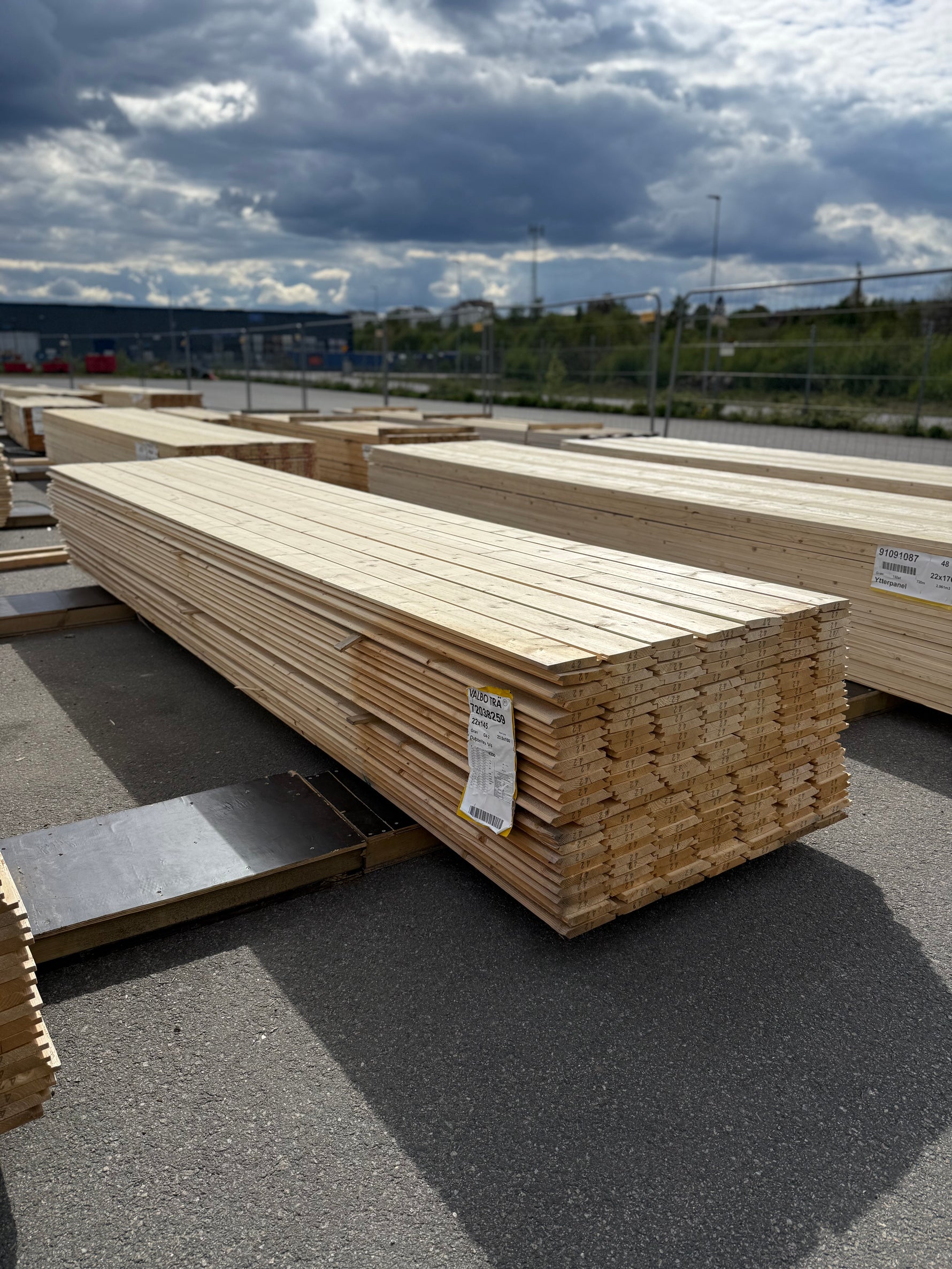 Paket Ytterpanel Dubbelfas Fals 22x145mm 4.20m – 175st (Obehandlad)