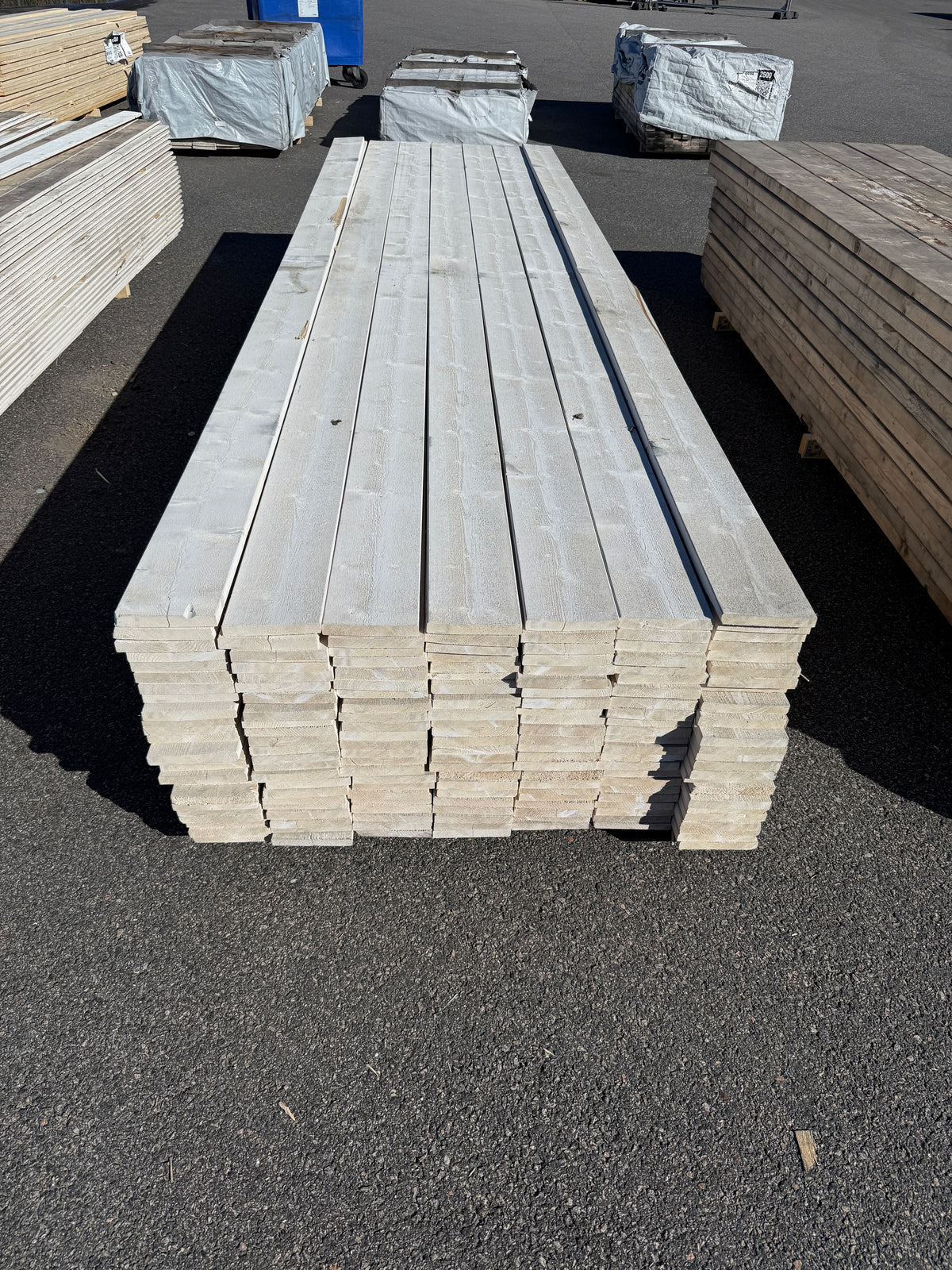 Paket Finsågade Brädor 22x145mm 3,90m 163st Grundmålade