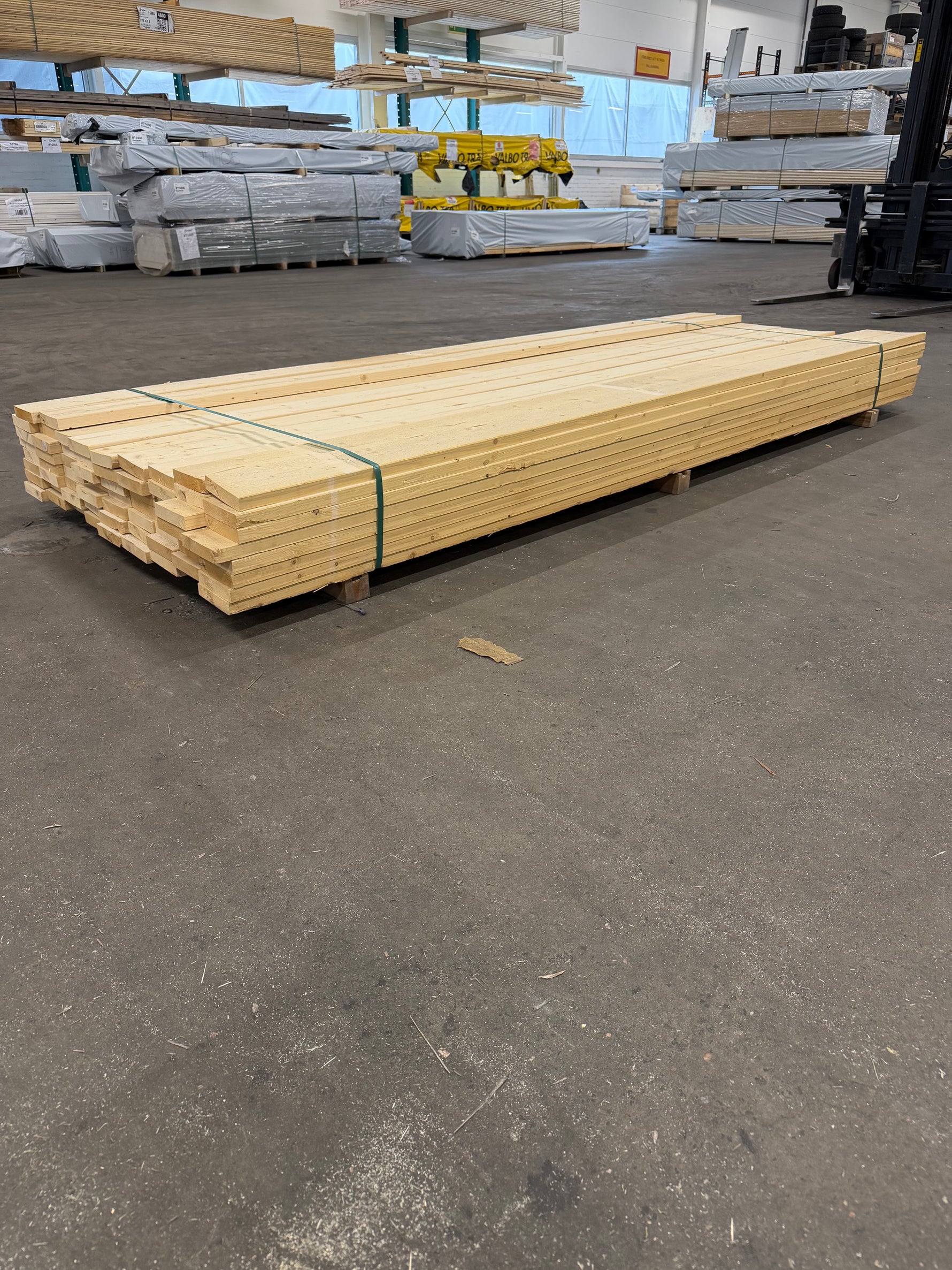 Paket Finsågade Brädor 28x120mm, 3.0m, 67 st