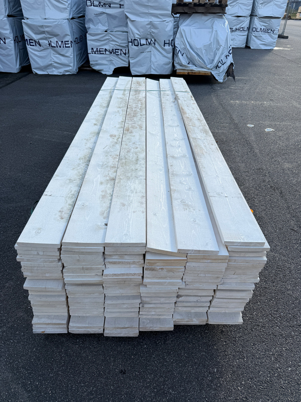 Paket Grundmålade Brädor 22x170mm 3,30m 153st (Fuktskadad)