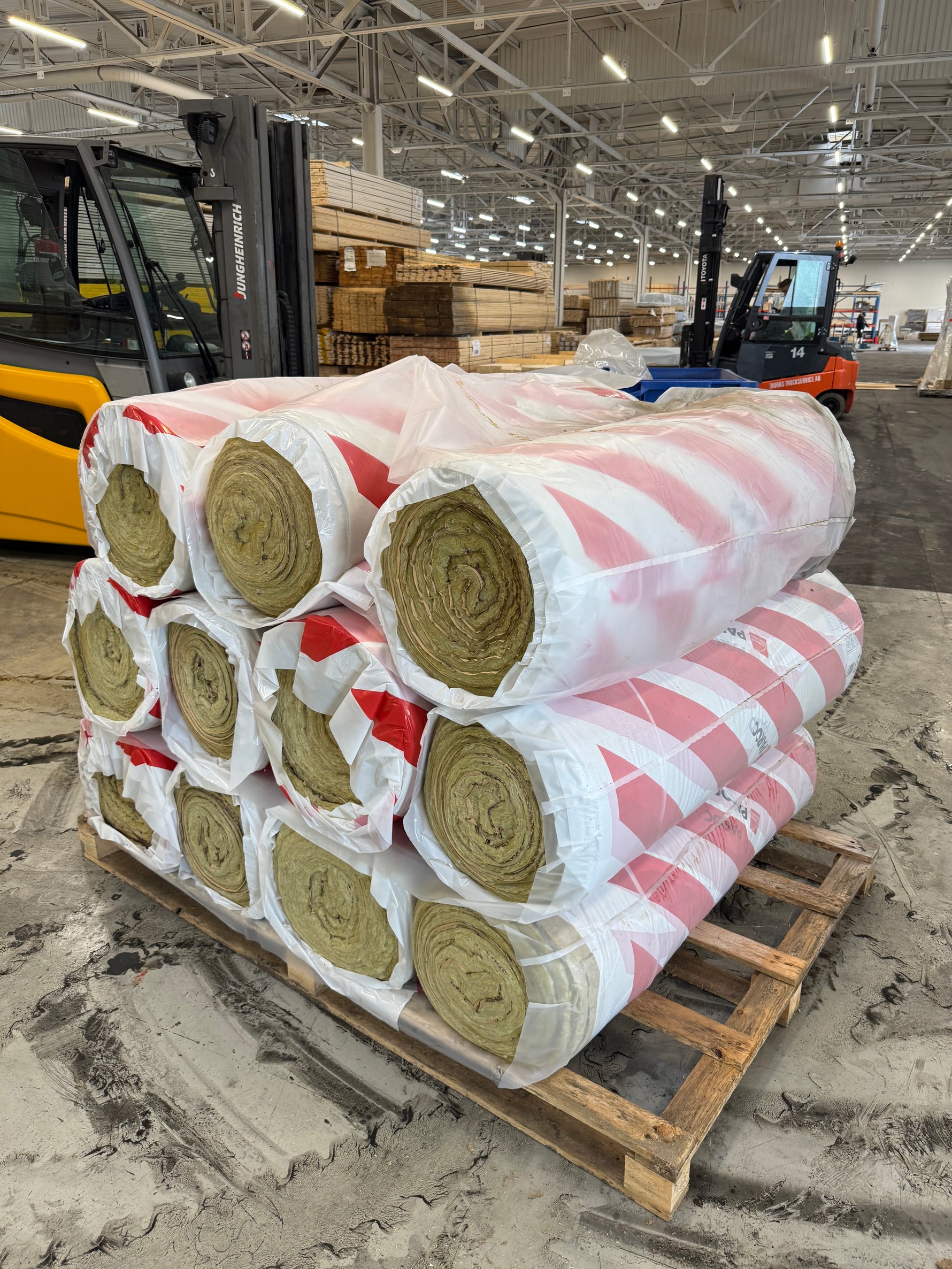 Paroc UNM 37zp Isoleringsrulle 50mm – 9,6 m²/rulle- Säljs per styck