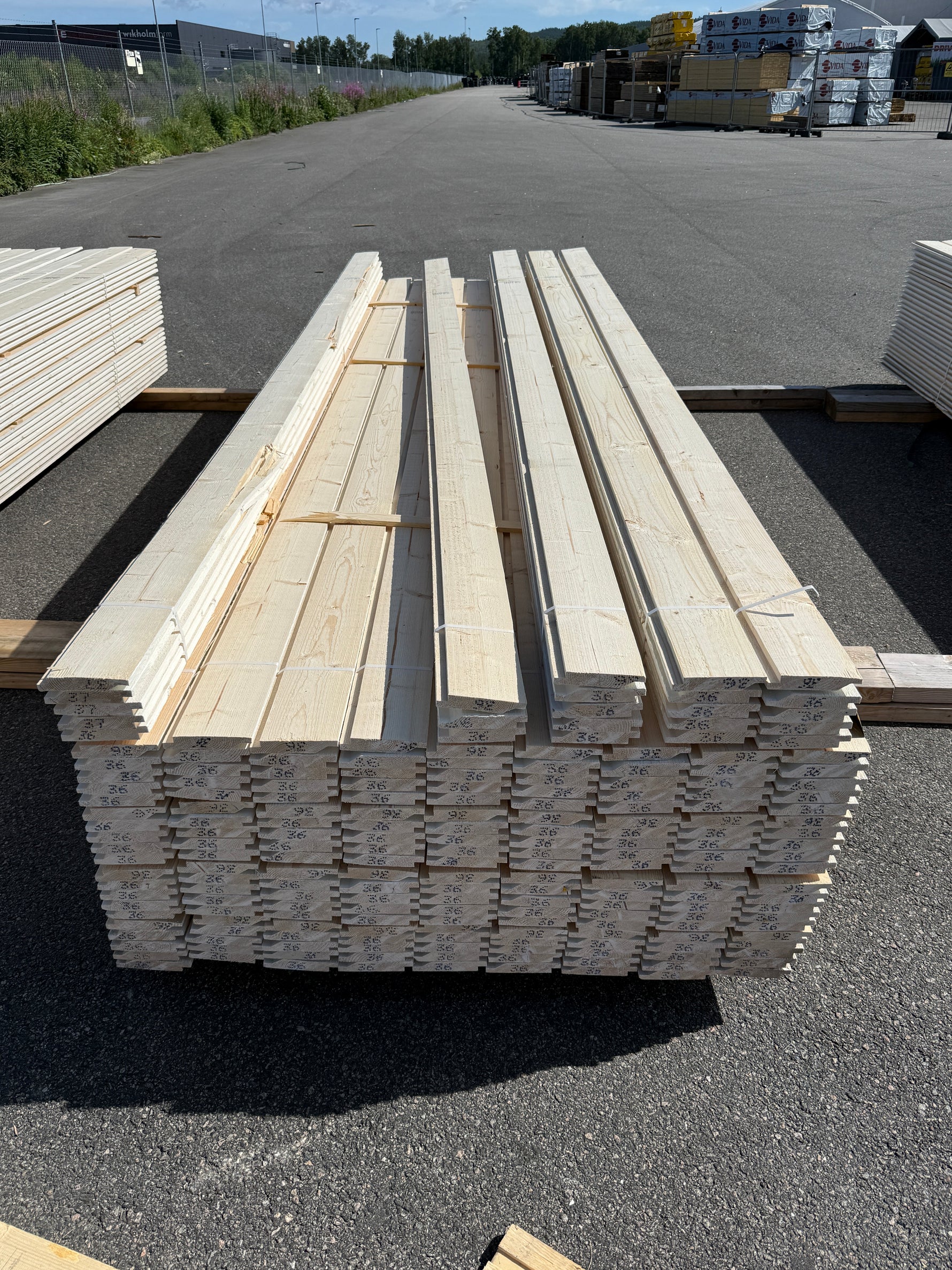 Paket Ytterpanel Enkelfas Halvspont 22x120mm, 203st 3.60m Grundmålad