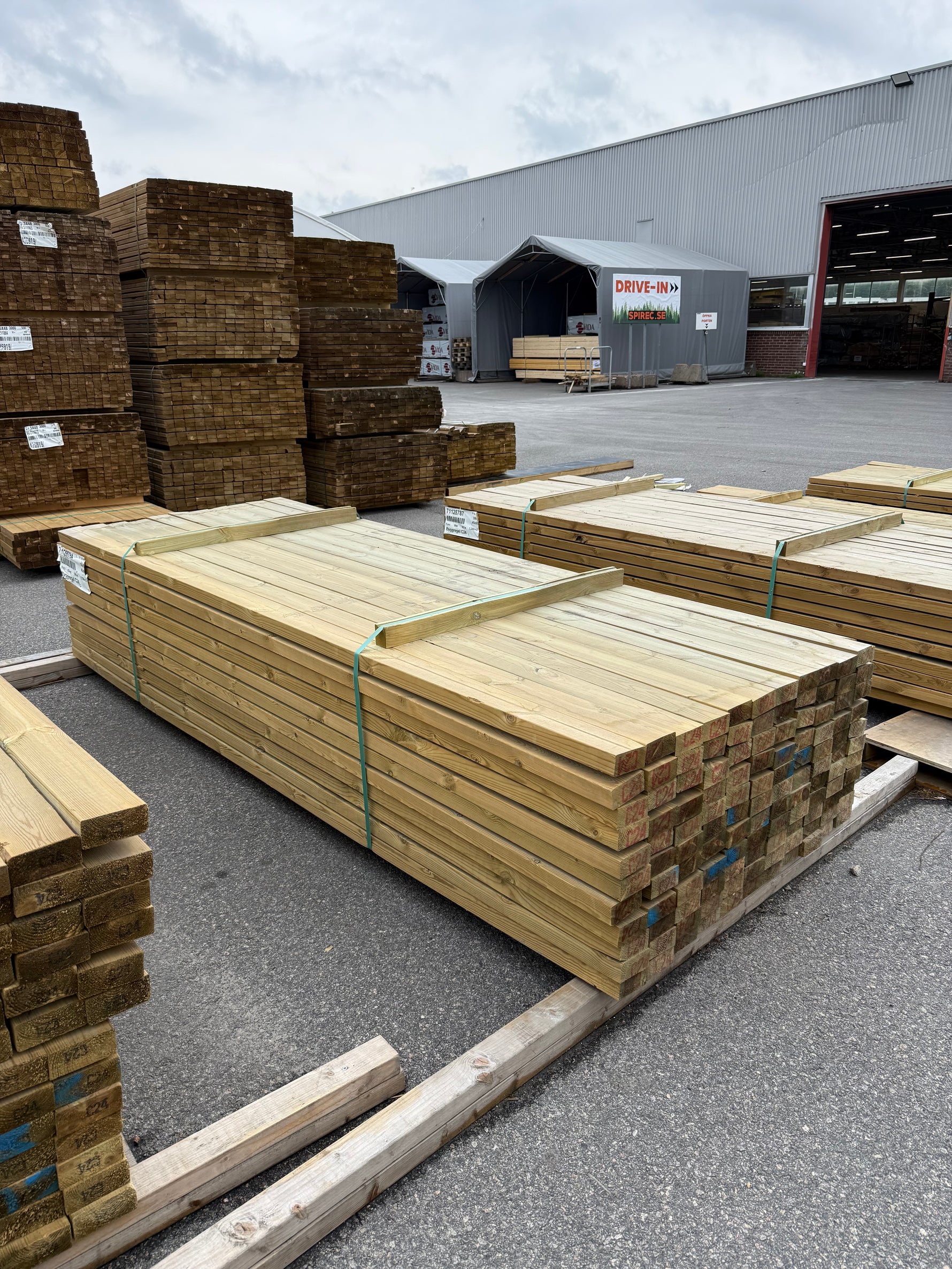 Paket Tryckimpregnerade Reglar 45x95mm 3.0m 121st NTR AB C24 vridet