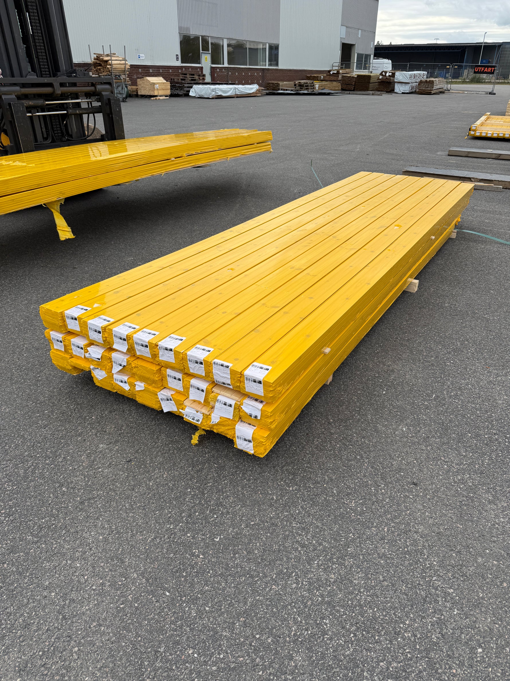 Paket Spårpanel 13x120 mm – Furu 3.60-3.90m 90,25kvm (Sekunda)