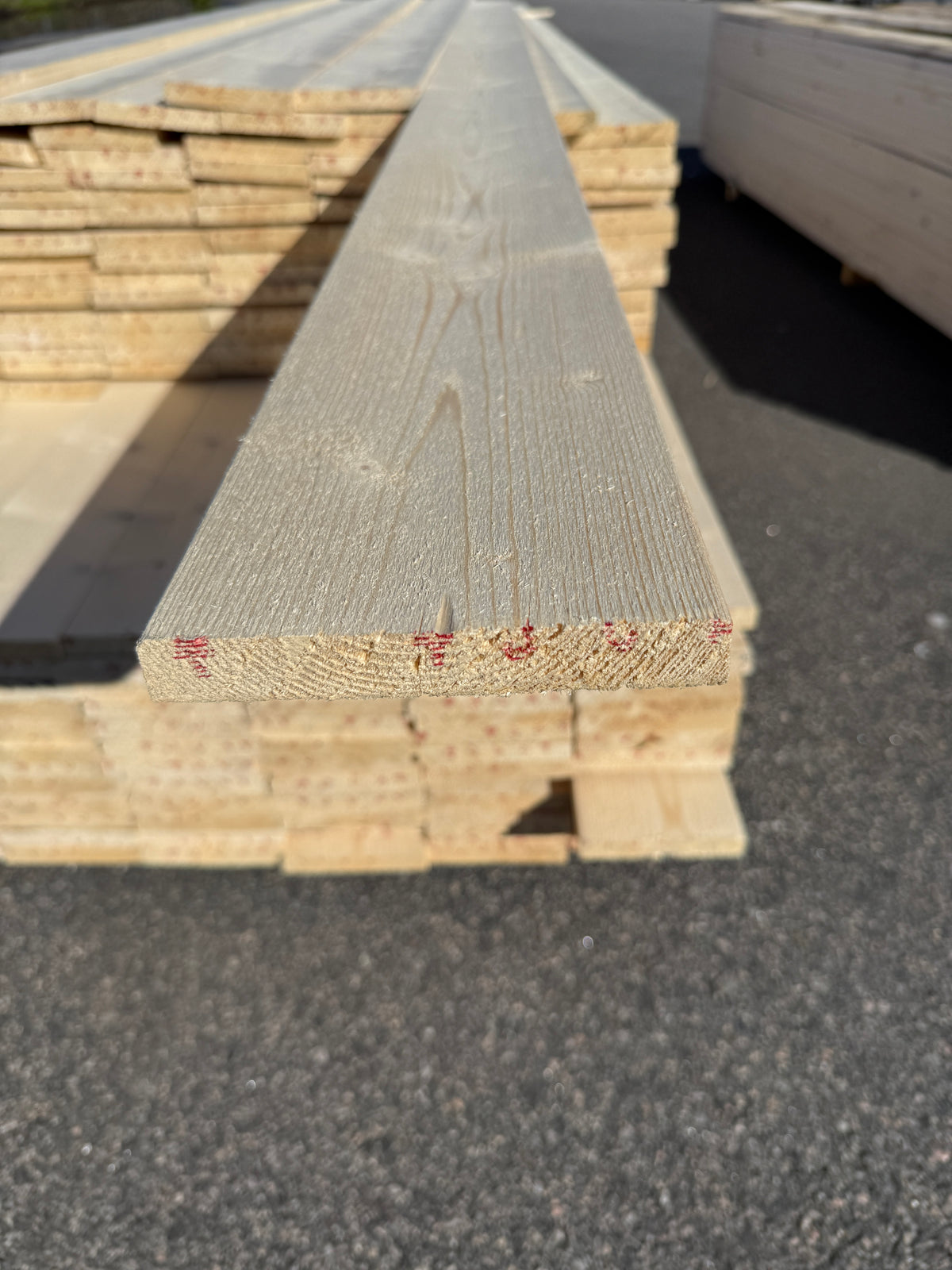 Paket Finsågade Brädor 22x145mm 3,60–4,20m 180st (Andra Sortering)