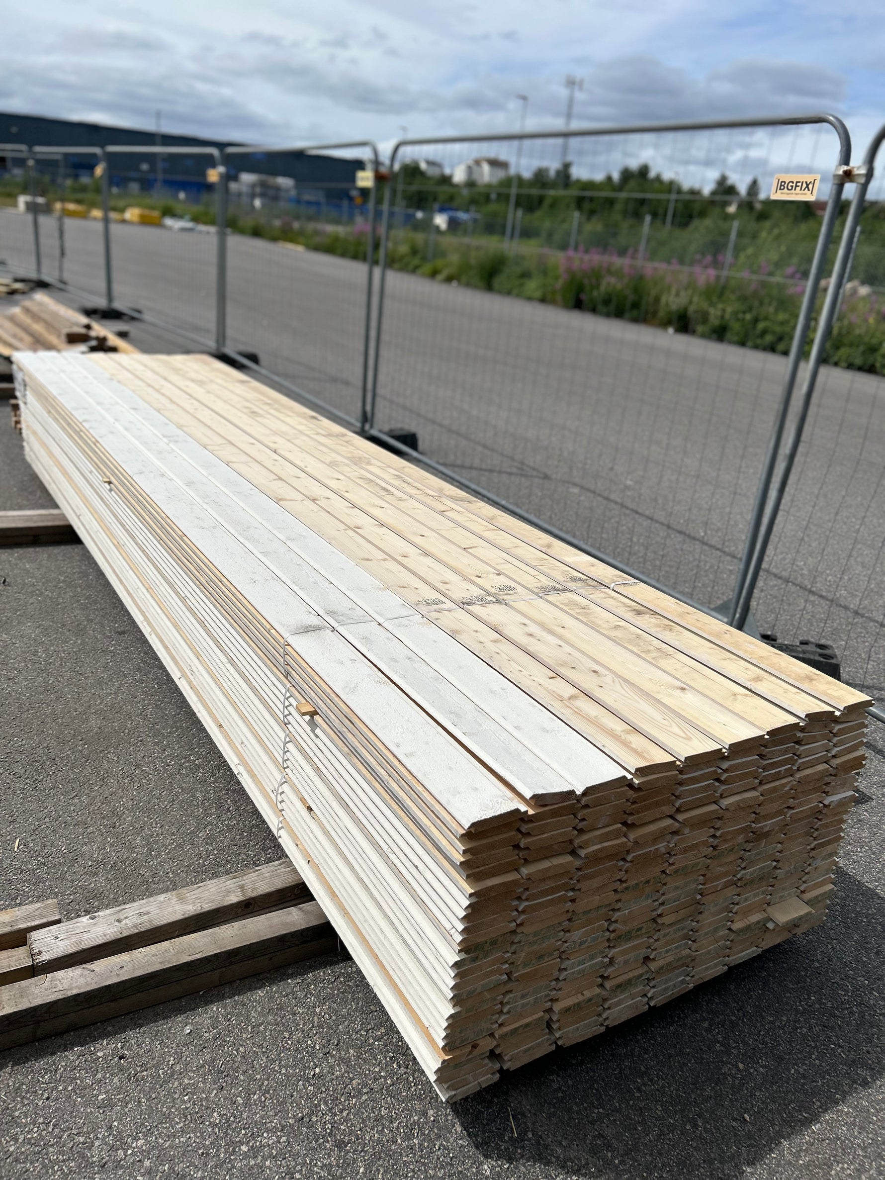 Paket Dubbelfas Halvspont 22x120mm 4.50m 225st Grundmålad
