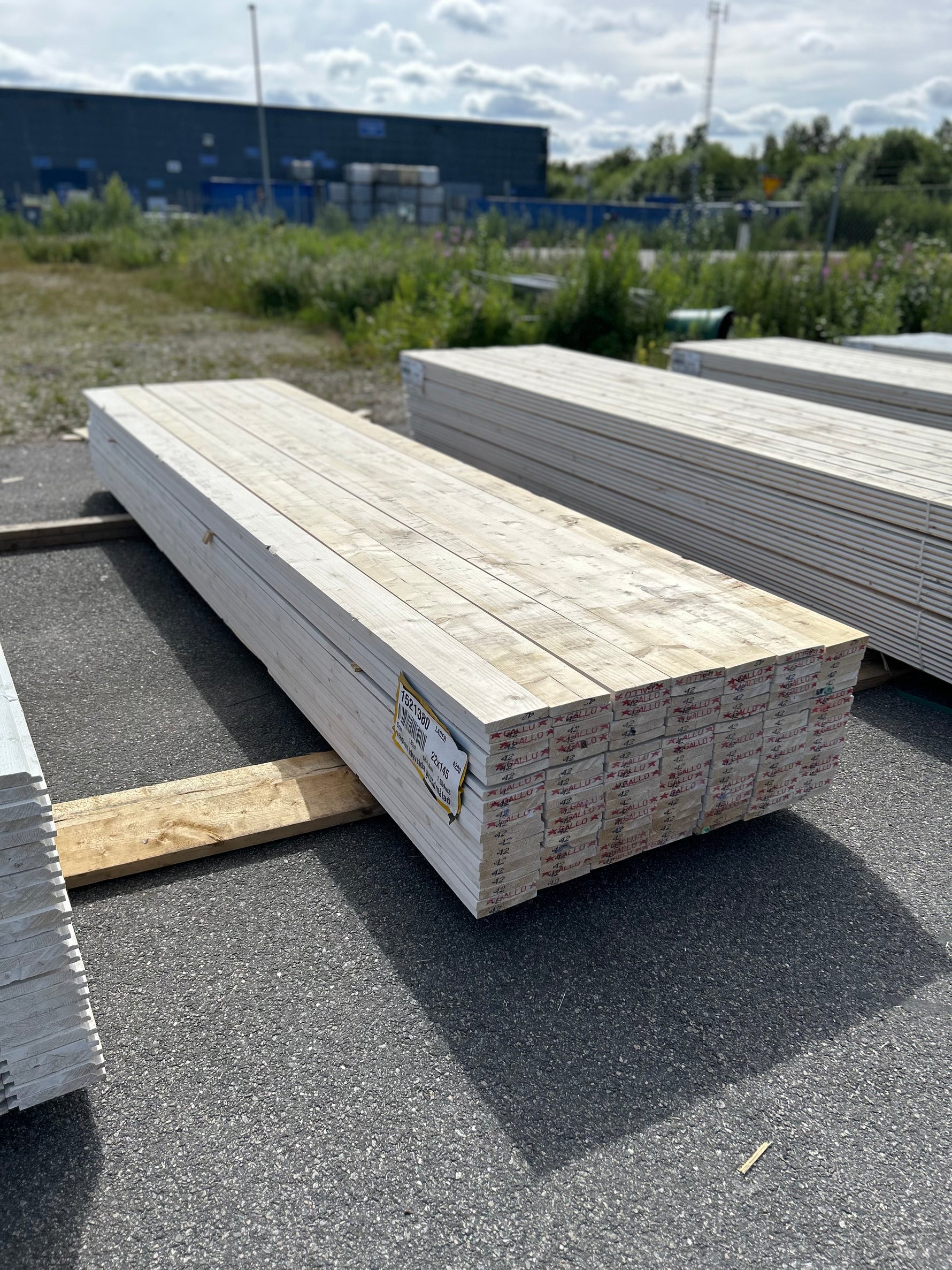 Paket Finsågade Brädor 22x145mm 4,20m 133st Grundmålade