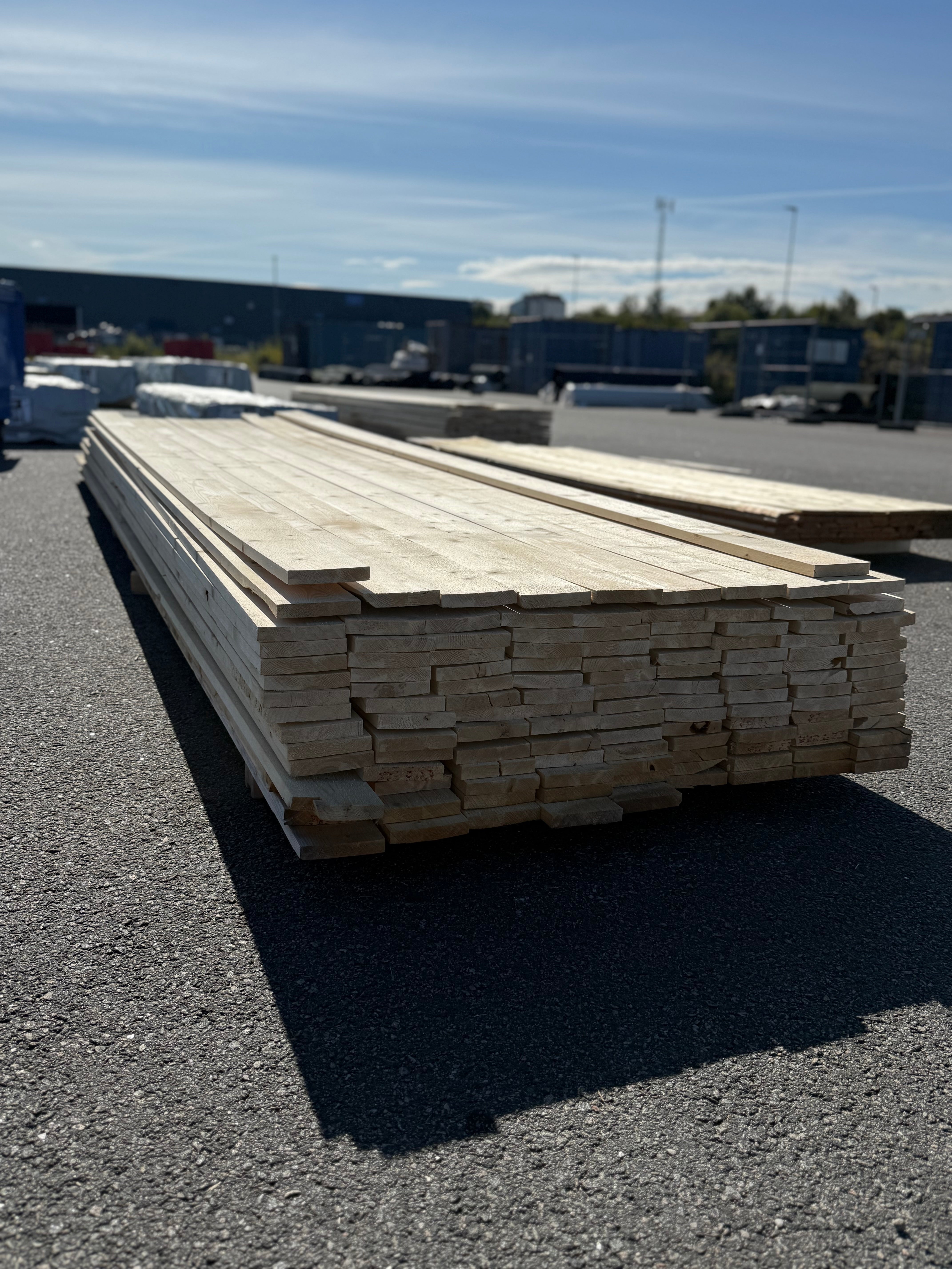 Paket Finsågad Panel 22x120mm 132st 4.20–5.40m – Andra sortering