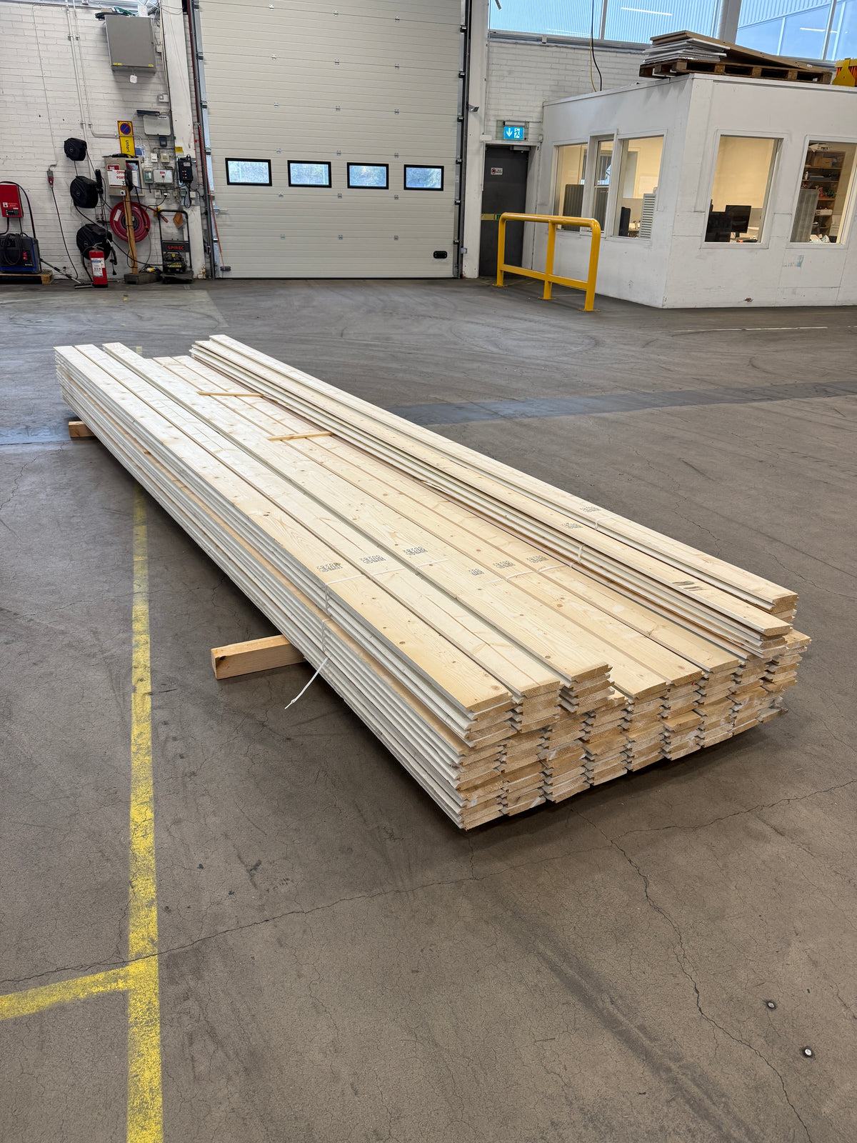 Paket Dubbelfasspont 22×120 mm 4,50 m – Grundmålad, 114 st