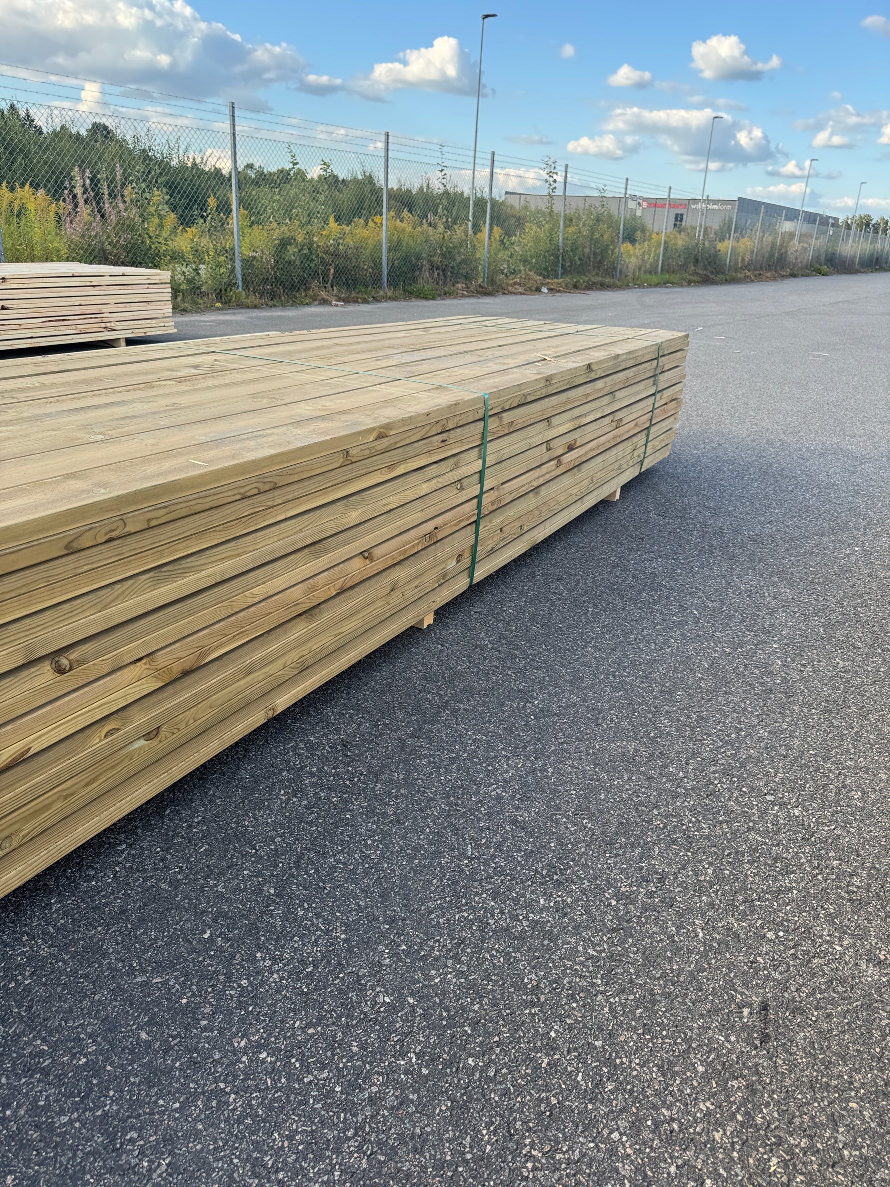 Paket Rillad Trall 28x120 – 144st – 4.20 m – NTR AB A-sortering