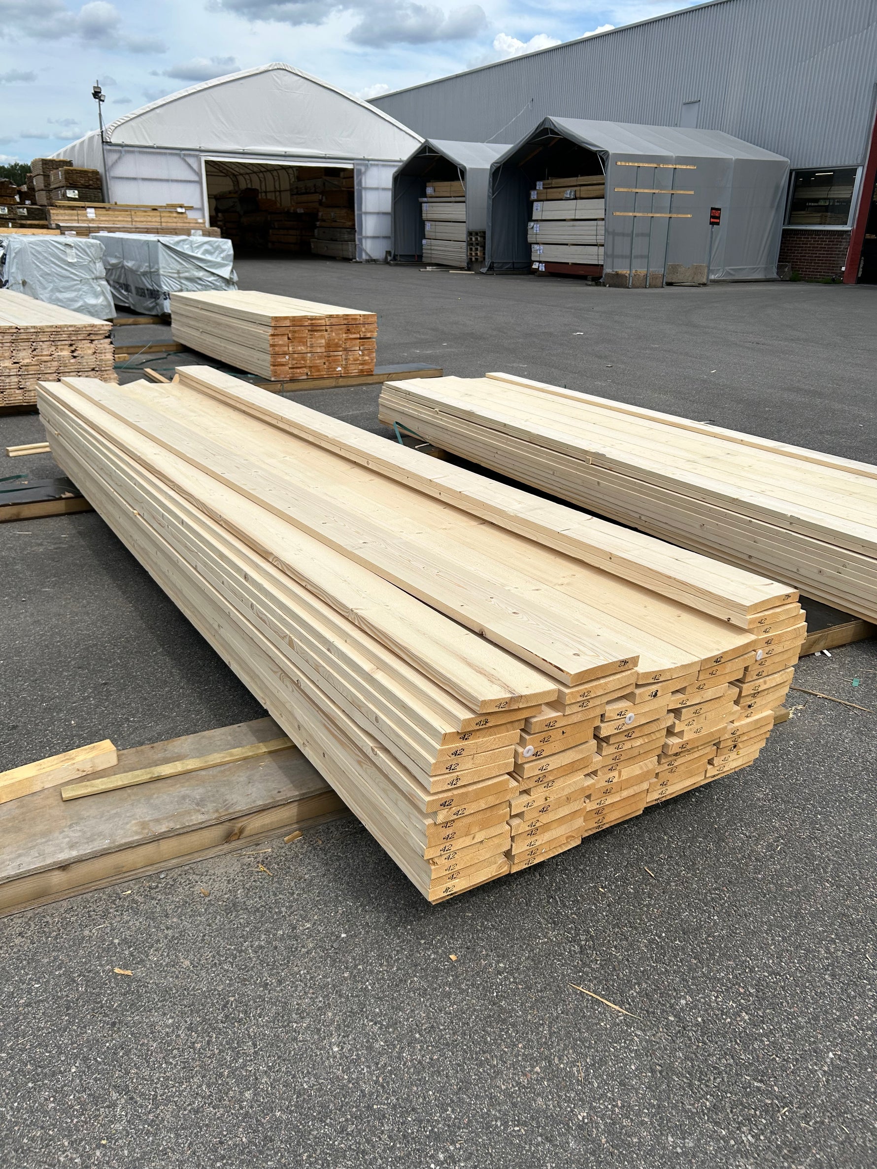 Paket Finsågade Brädor 28x195mm 4,20m 77st- Obehandlade