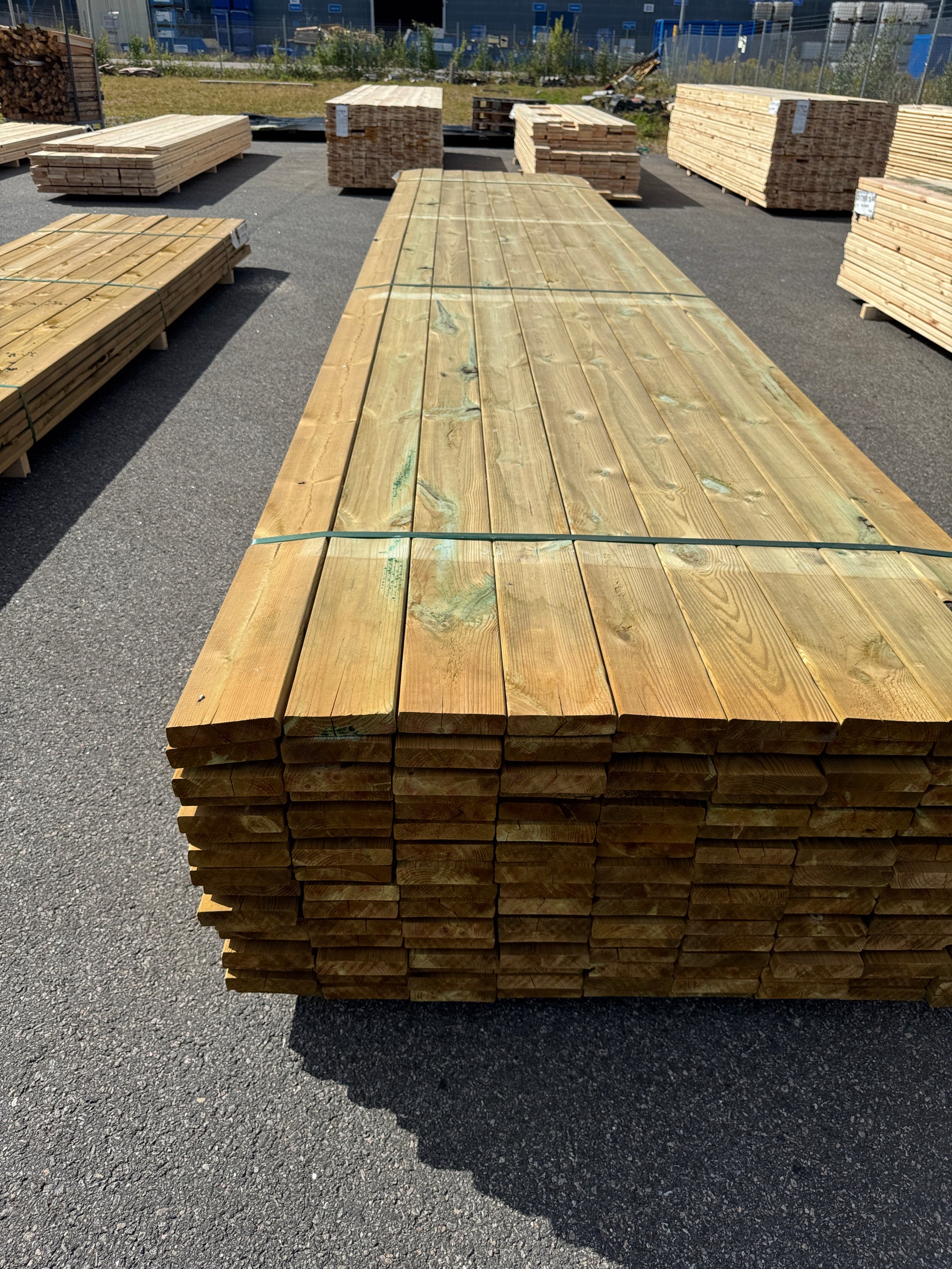 Paket Slät Trall 28x120 – 144st – 5.40 m – NTR AB – ANDRASORTERING