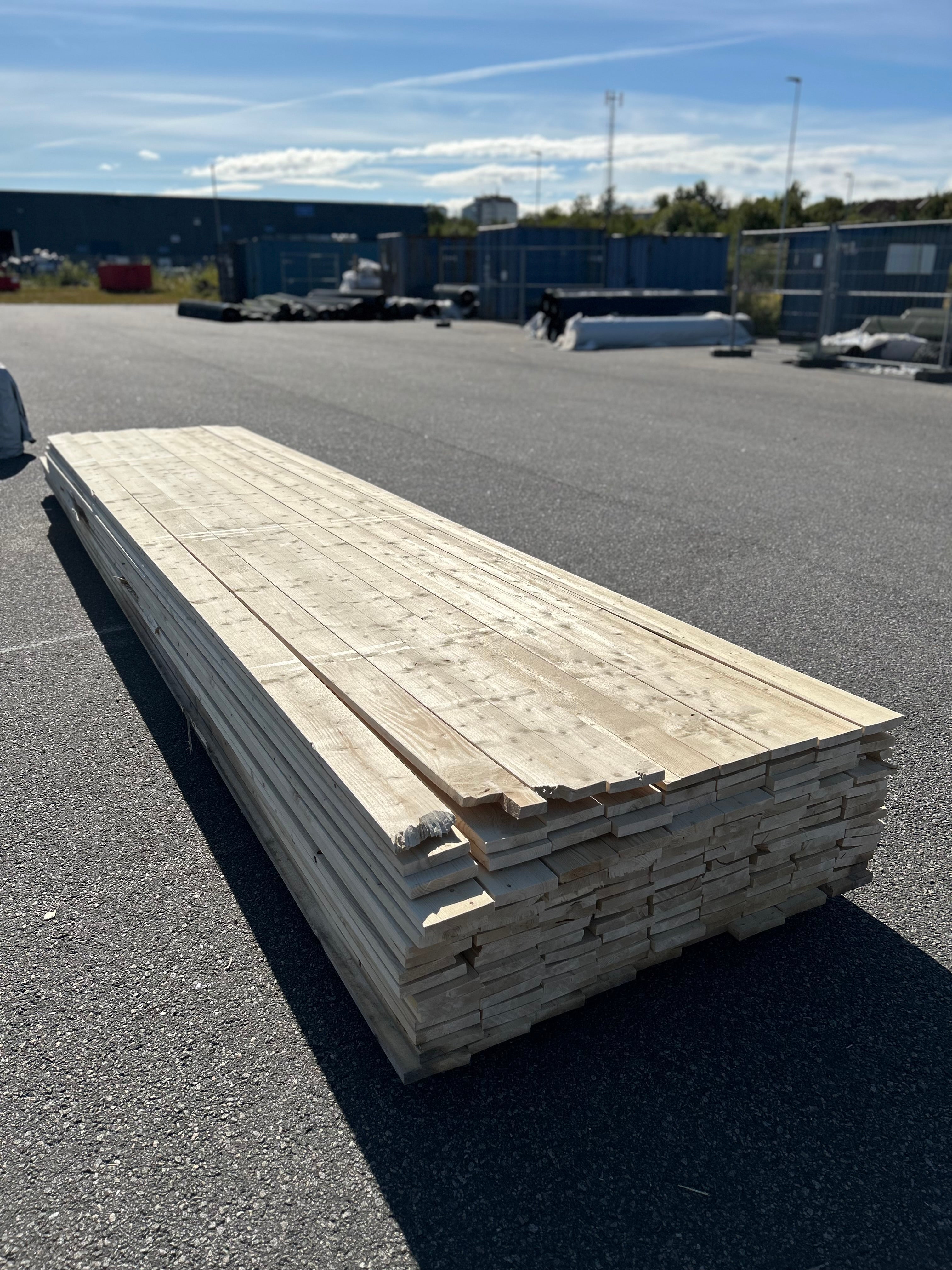 Paket Finsågad Panel 22x120mm 142st 4.80–5.40m – Andra sortering