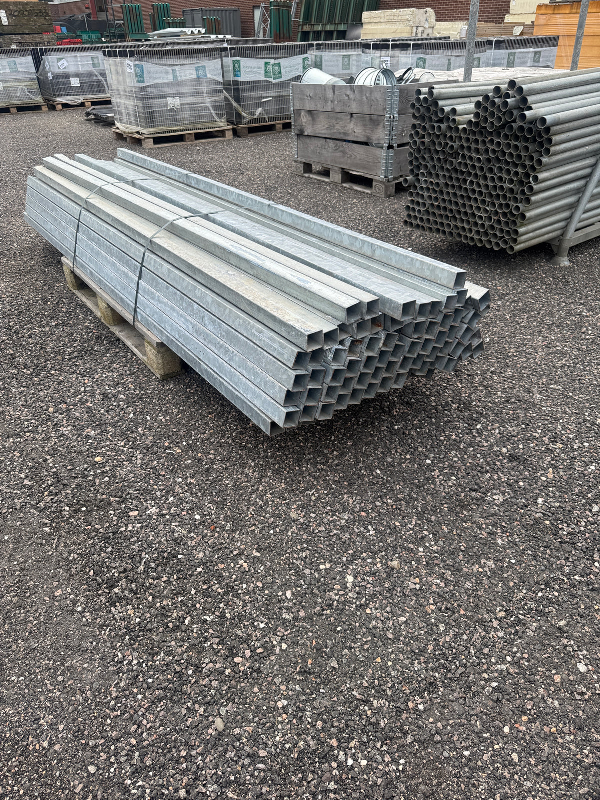 Pall Galvade Fyrkantsrör 50x50mm – 2,76m – ca 75st