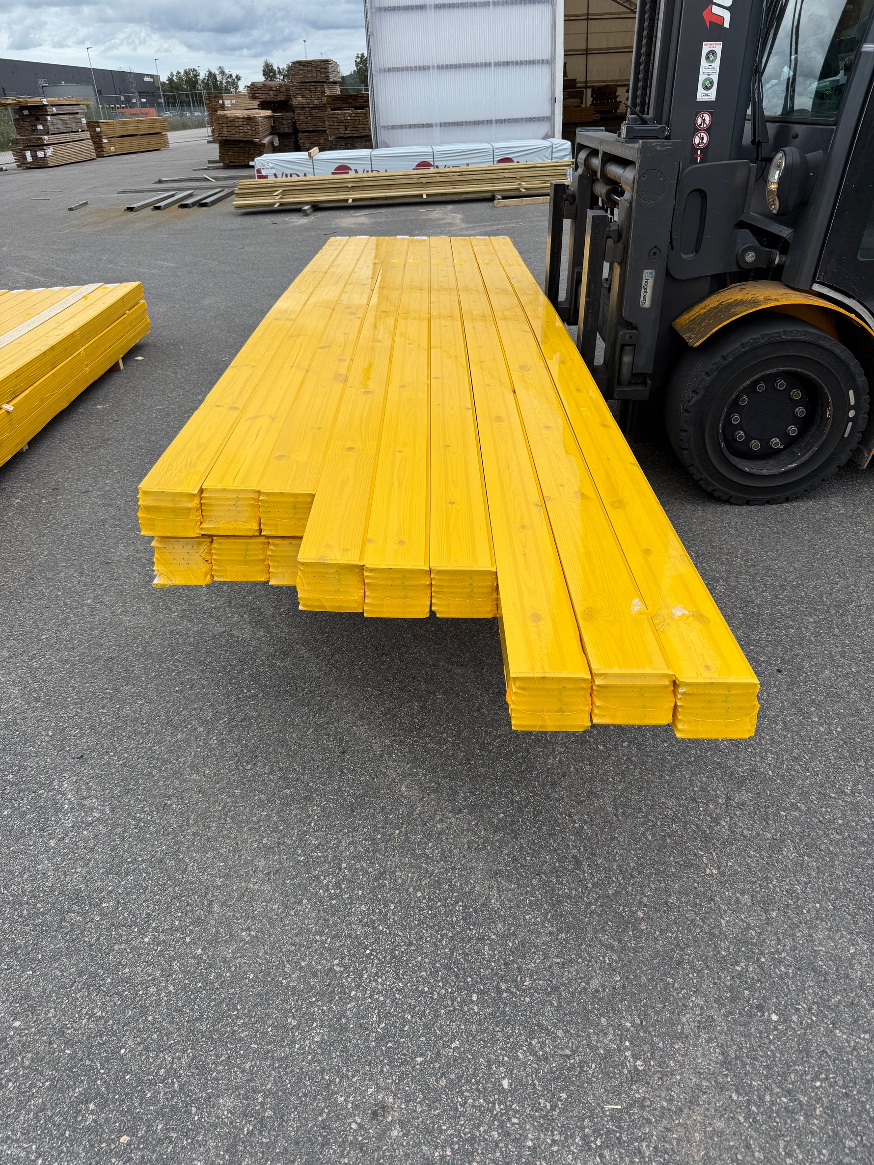 Paket Spårpanel 13x120 mm – Furu 3.90-4.50m 63,75kvm (Sekunda)