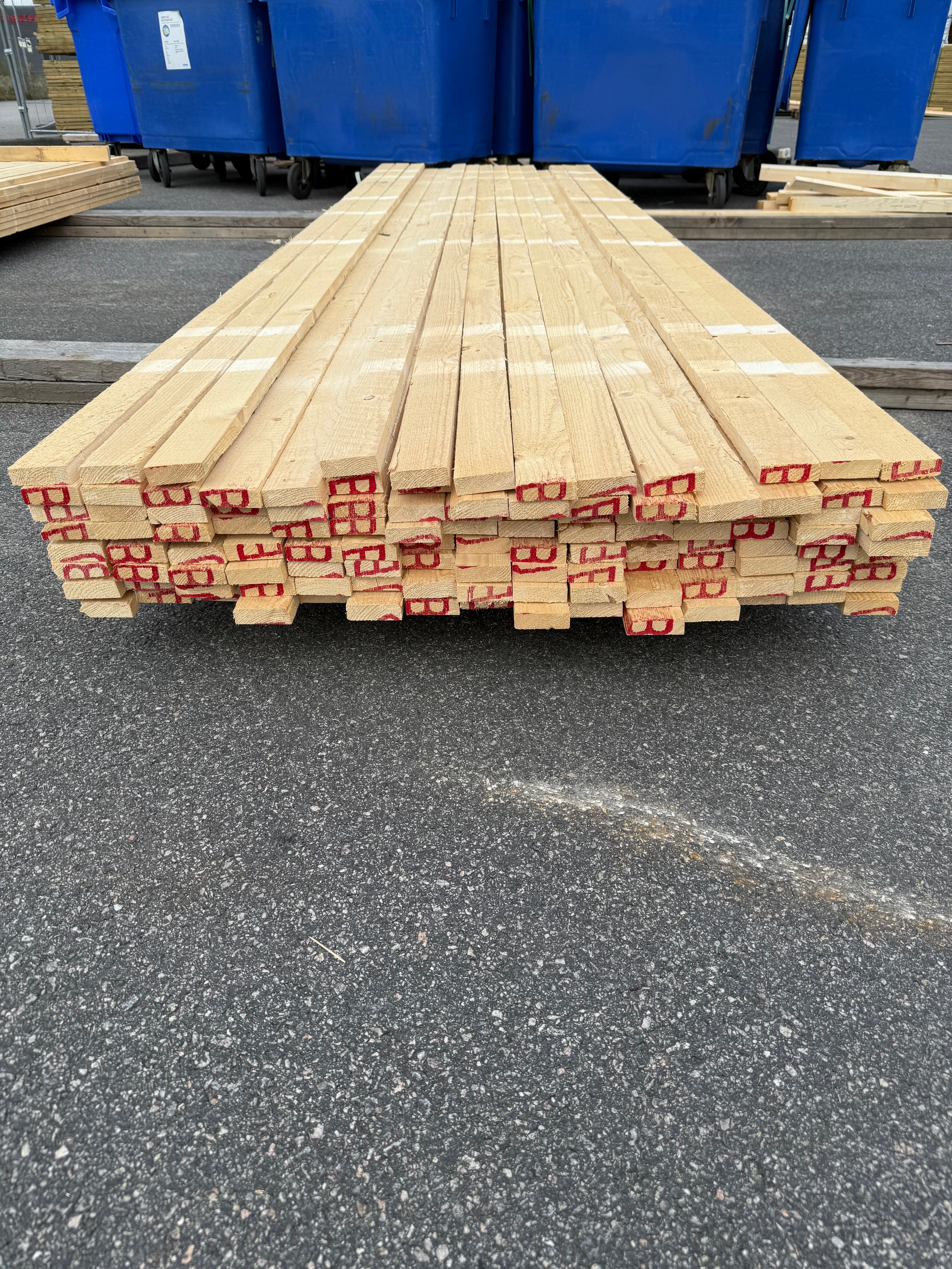 Paket Brädor 19x63mm – 117 st (3,90 m, gran, ohyvlad/råsågad)