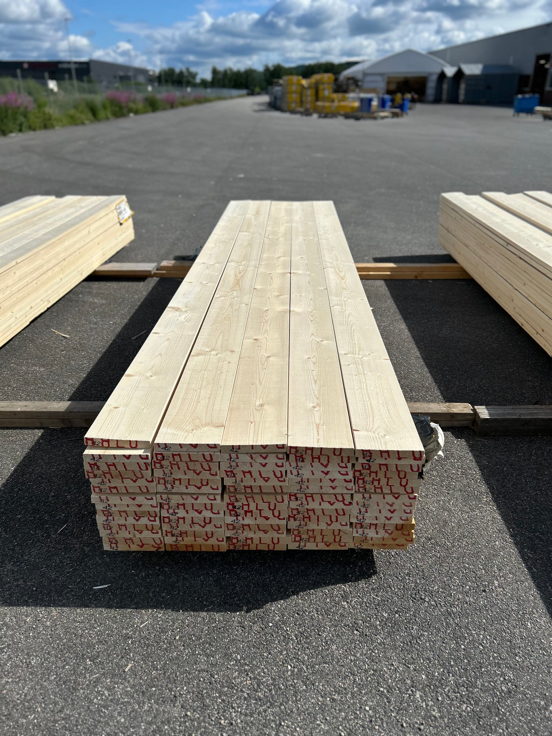 Paket Finsågade Brädor 28x195mm 4,20m 70st Obehandlade