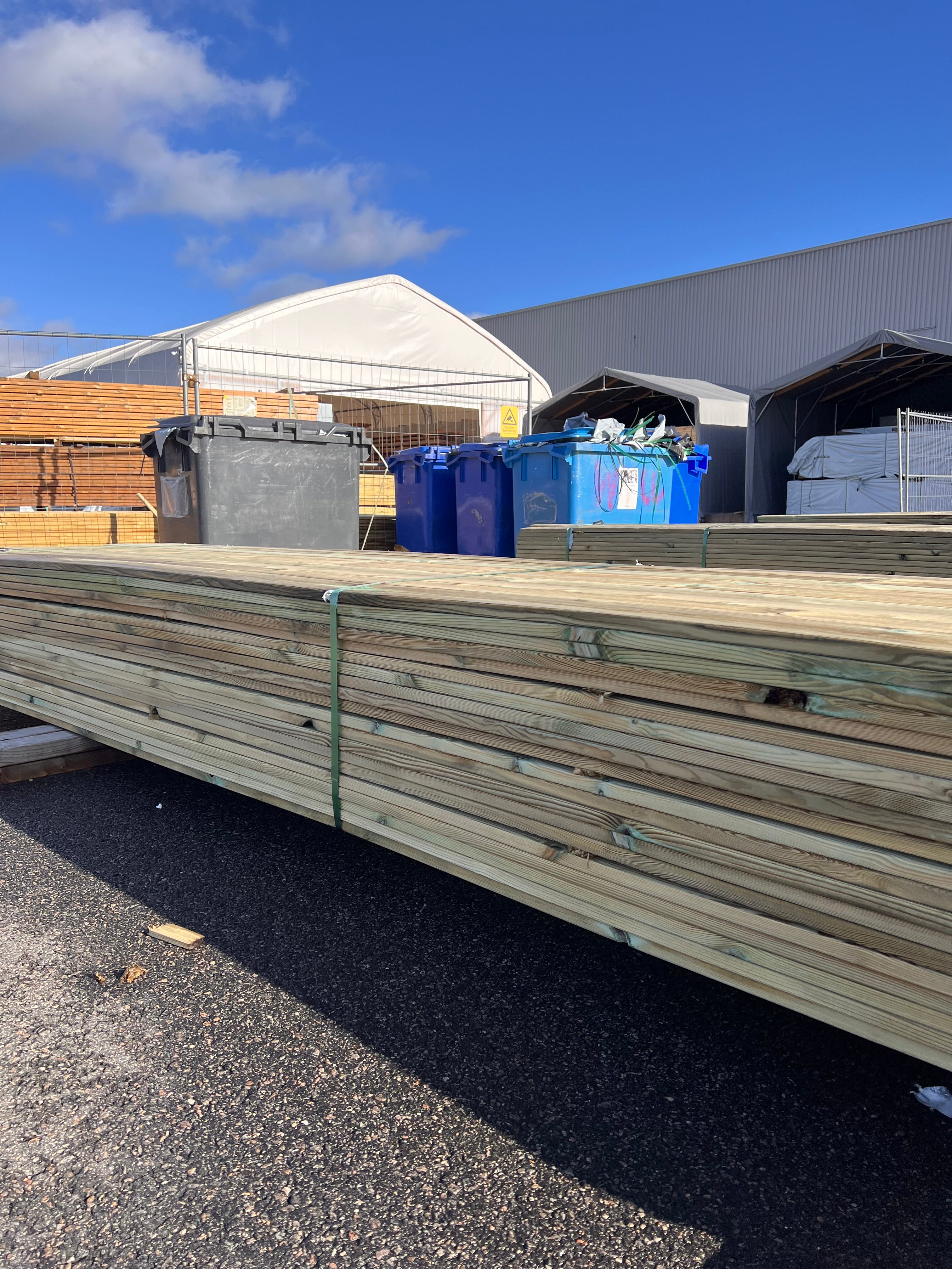 Tryckimpregnerad trall 22x95 – 200 st 4,20m (B-sortering)
