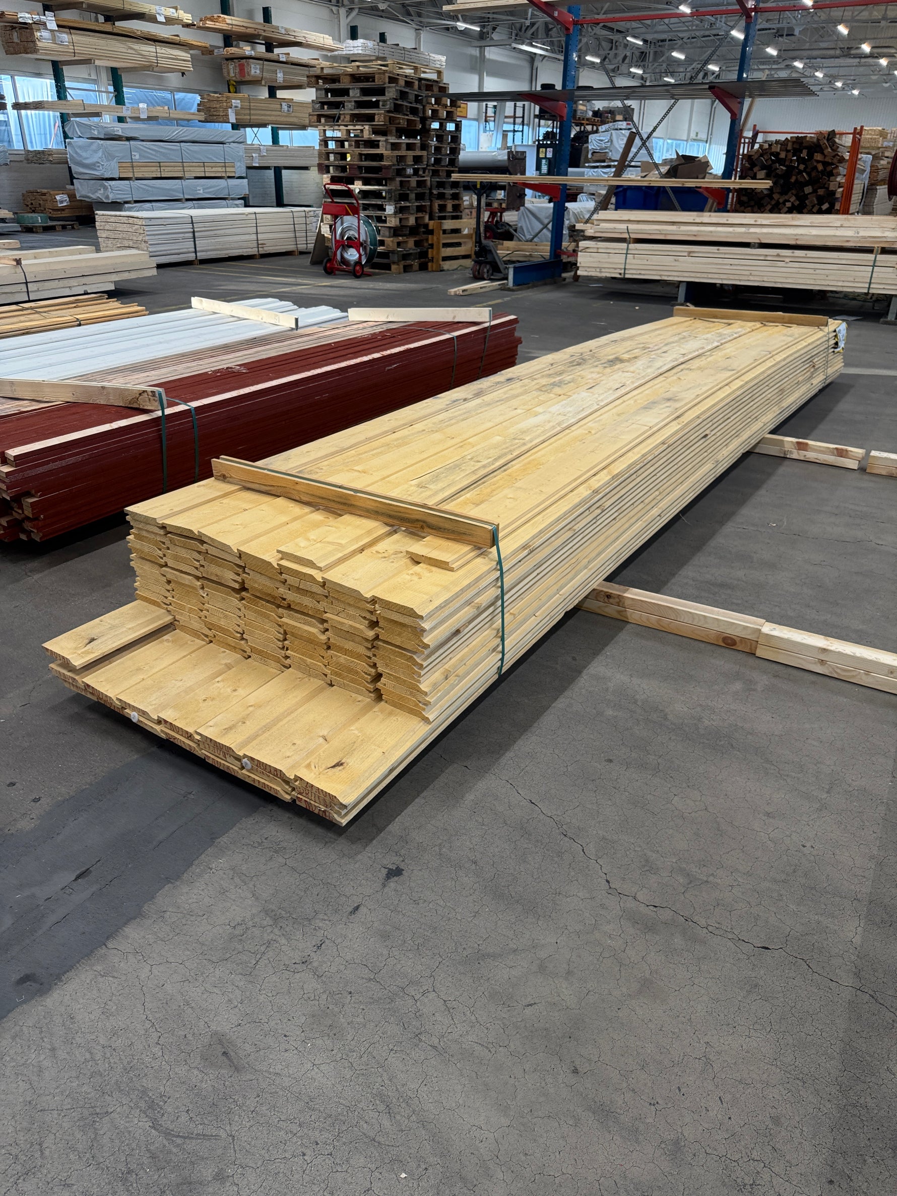 Paket Ytterpanel 22x145mm 4,80–5,40m – 110 st Vattenskadat
