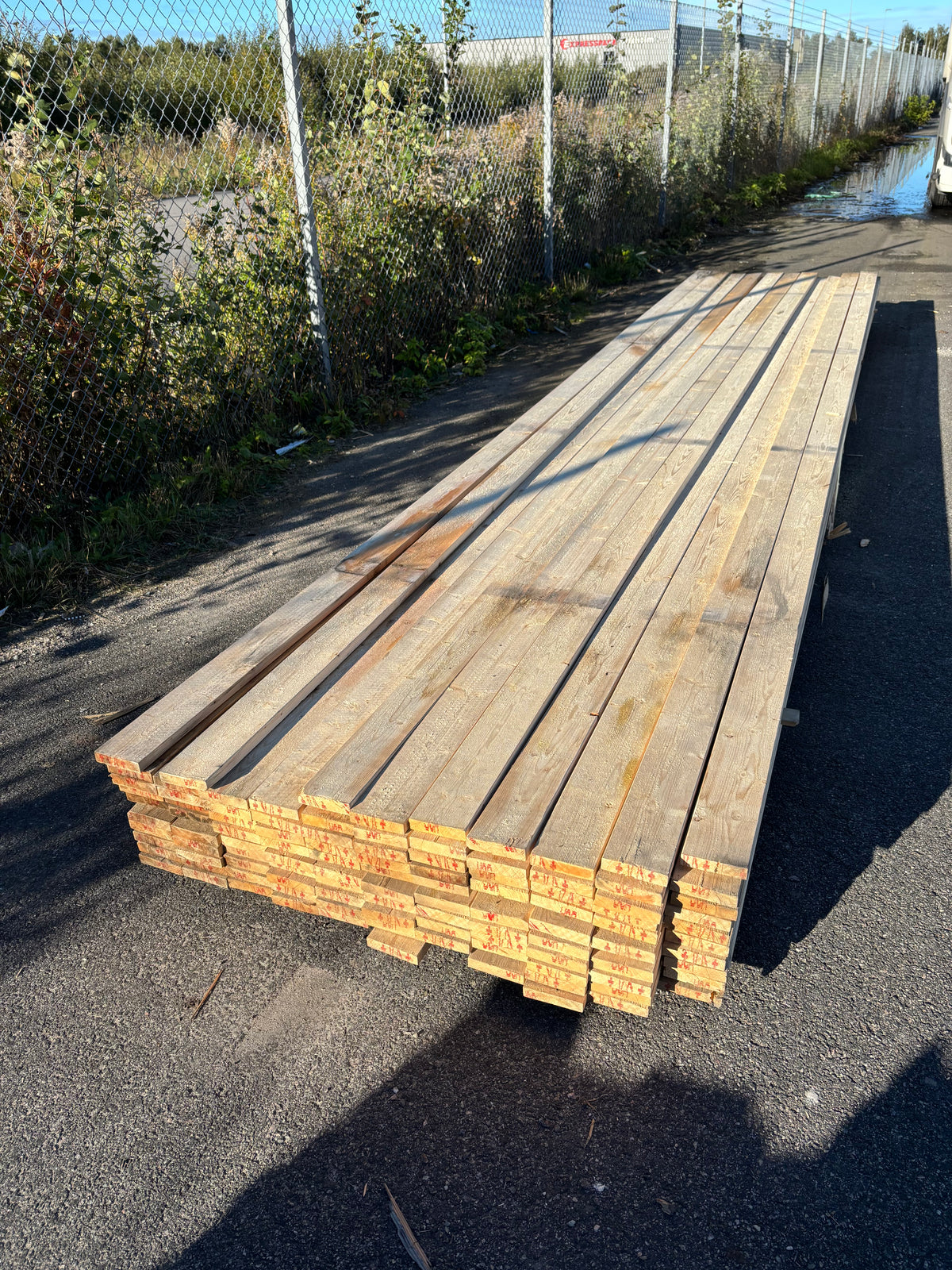Paket Finsågade Brädor 22x95mm 5,40m 108st (Fuktskadat)