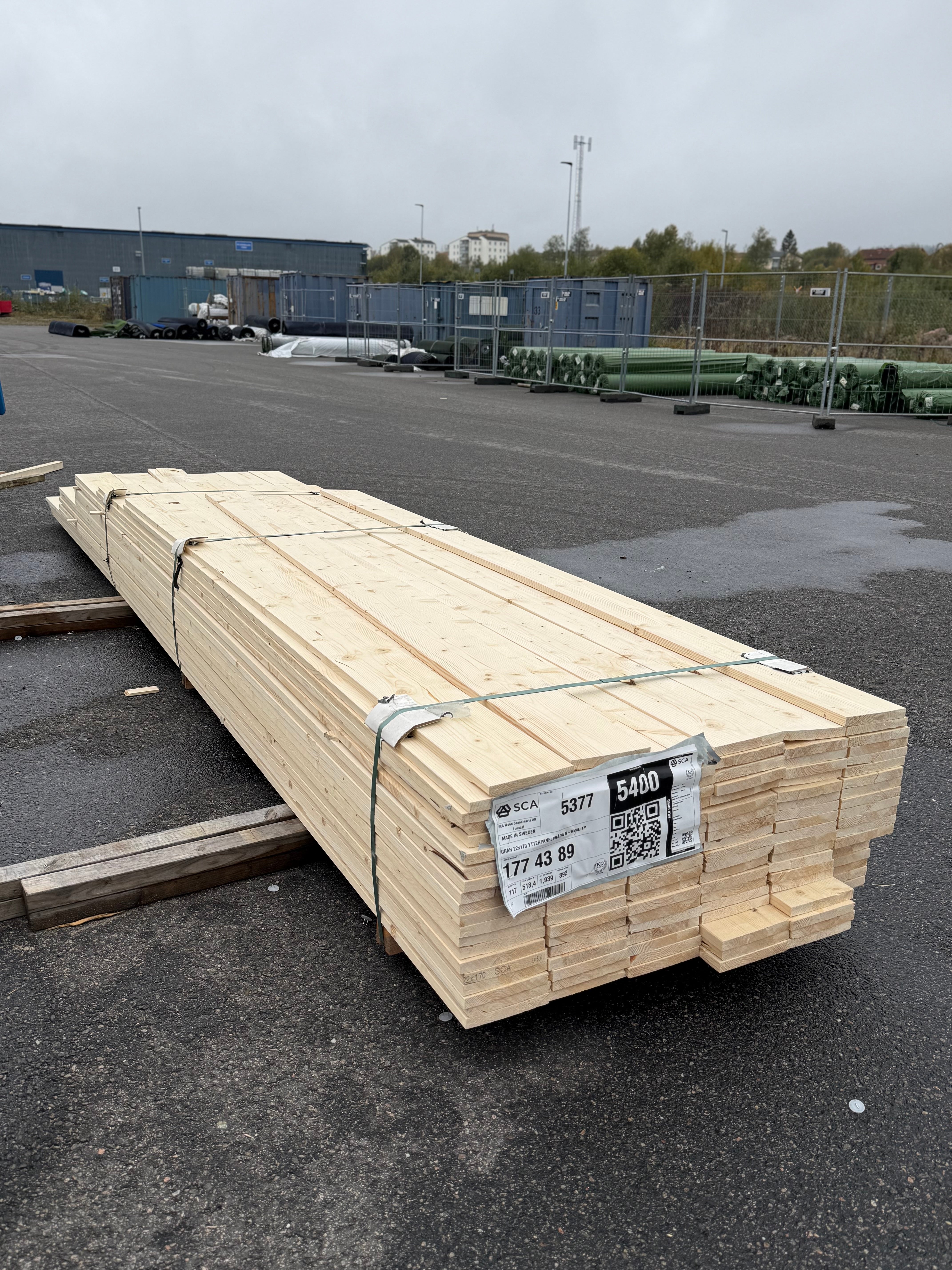 Parti finsågade klädselbrädor 22x170mm, 3.0-5.40m (B-Sortering)