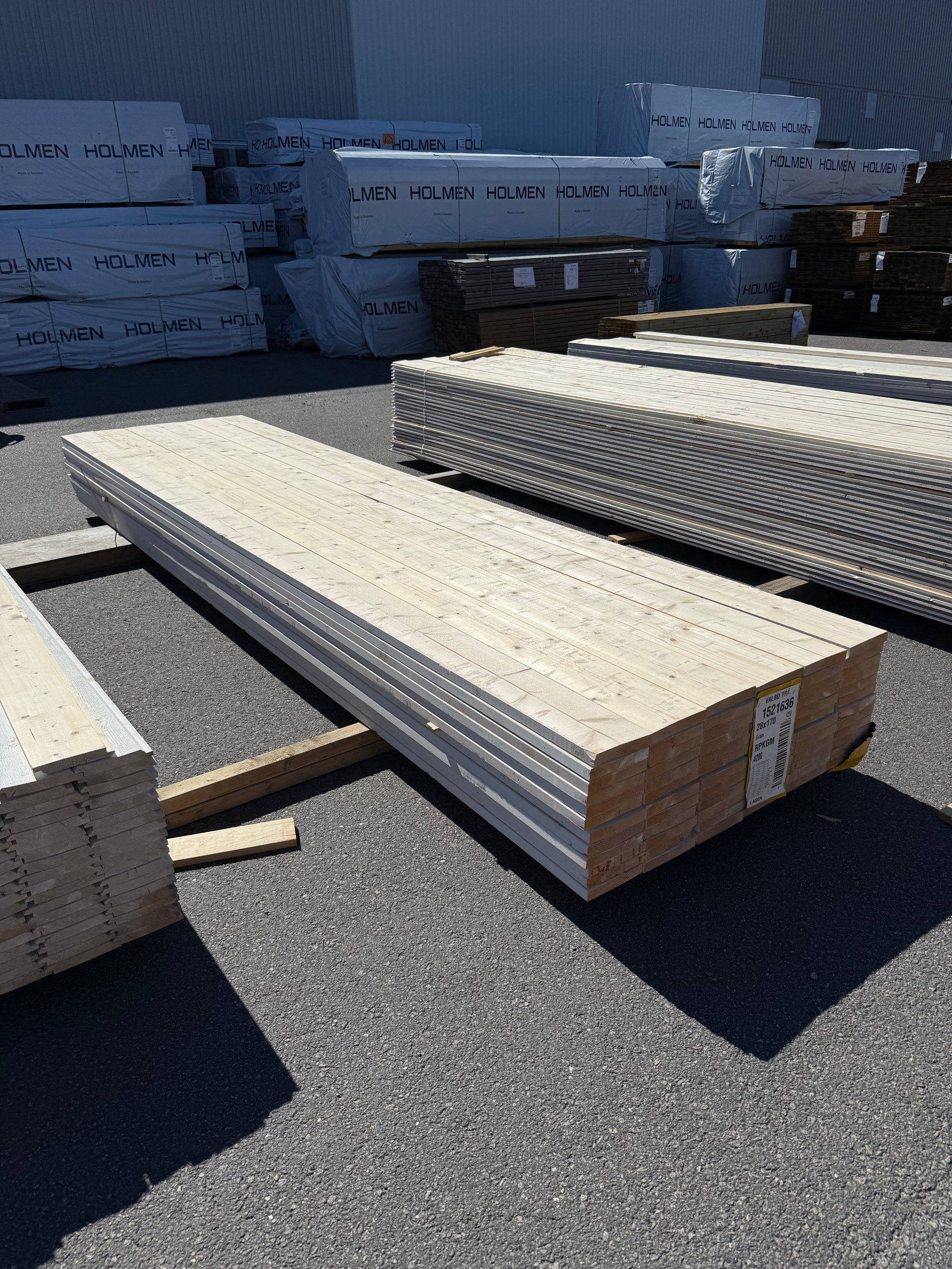 Paket Finsågade Brädor 28x170mm, 72st 4.20m Grundmålade