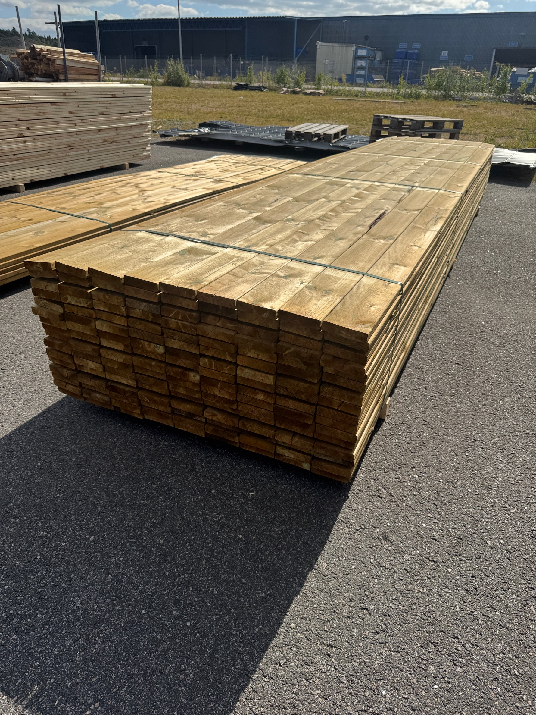 Paket Slät Trall 28x120 – 144st – 4.80 m – NTR AB – ANDRASORTERING
