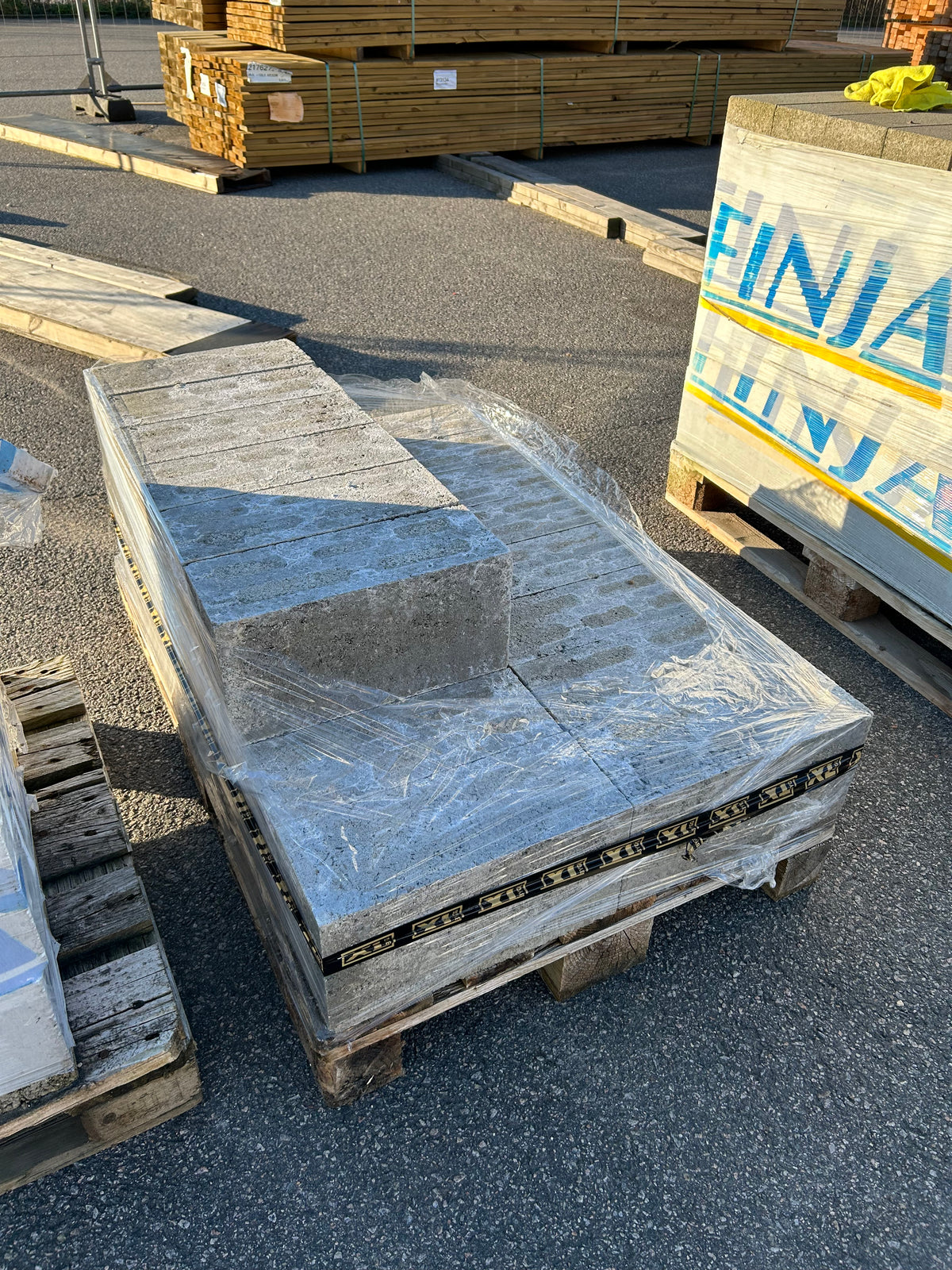Pall Finja Betong Hålsten 15H 190×150×390 mm – 22 st