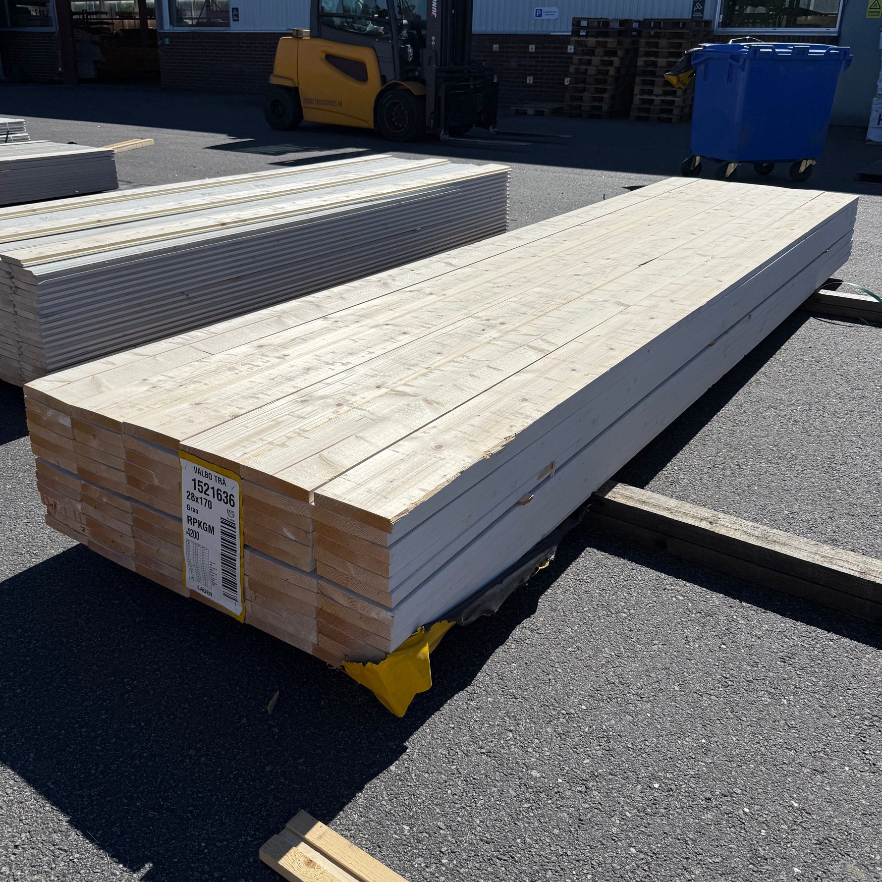 Paket Finsågade Brädor 28x170mm, 72st 4.20m Grundmålade