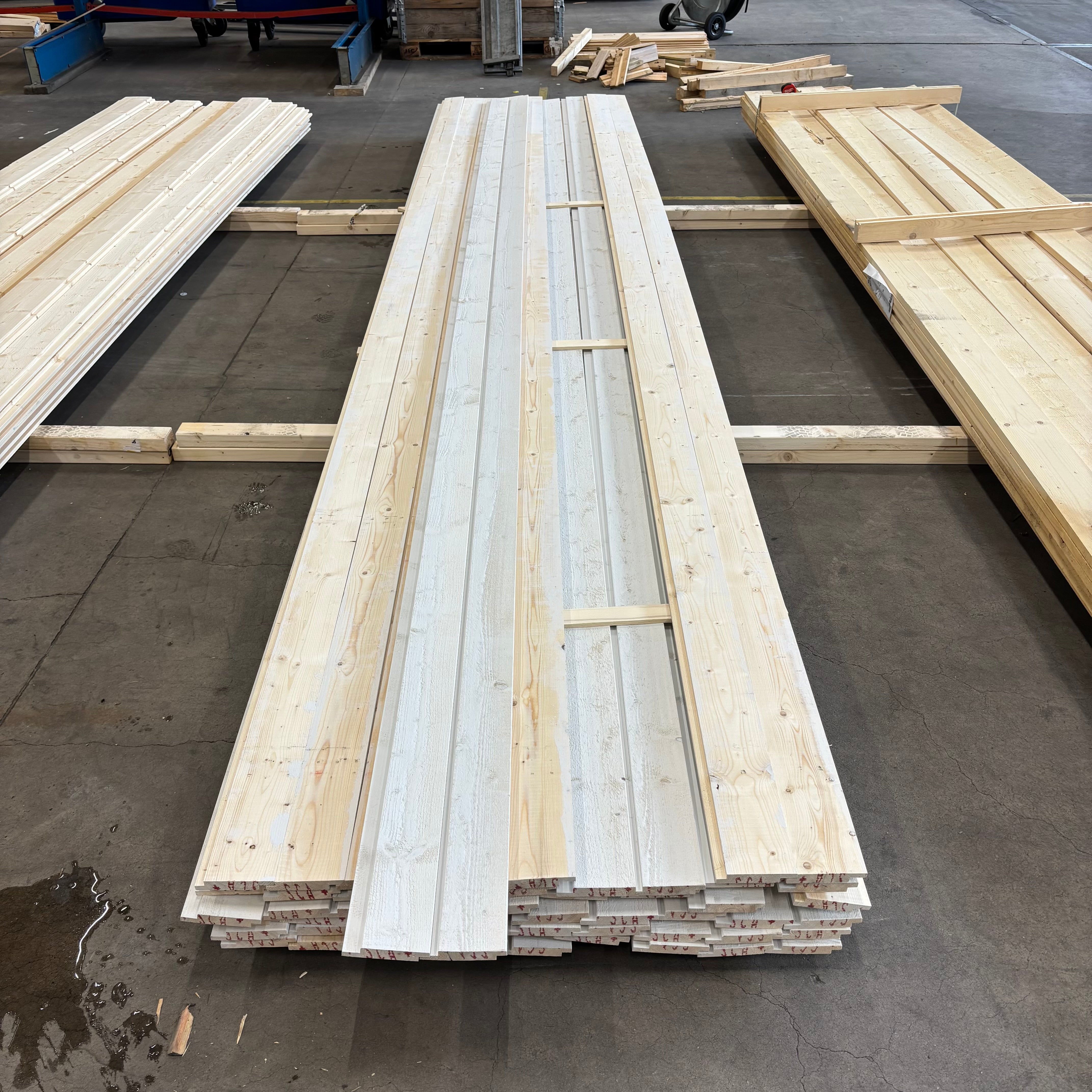Paket Rak Falsad Spårpanel 22x120mm – 52 st (5,40 m, furu, vitmålad)