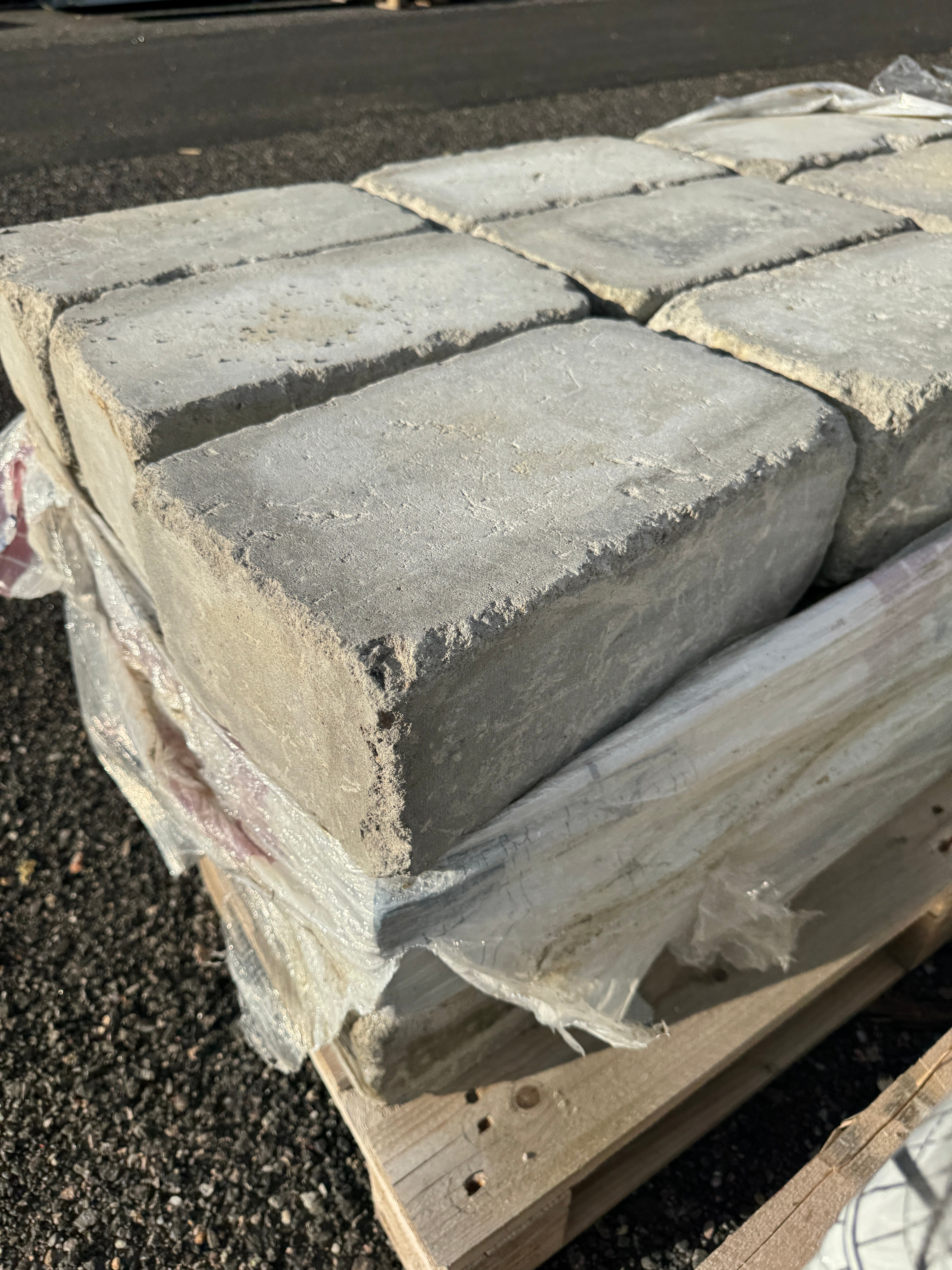 2 pall Marksten Labyrint Antik Maxi 350x210x140mm Grå