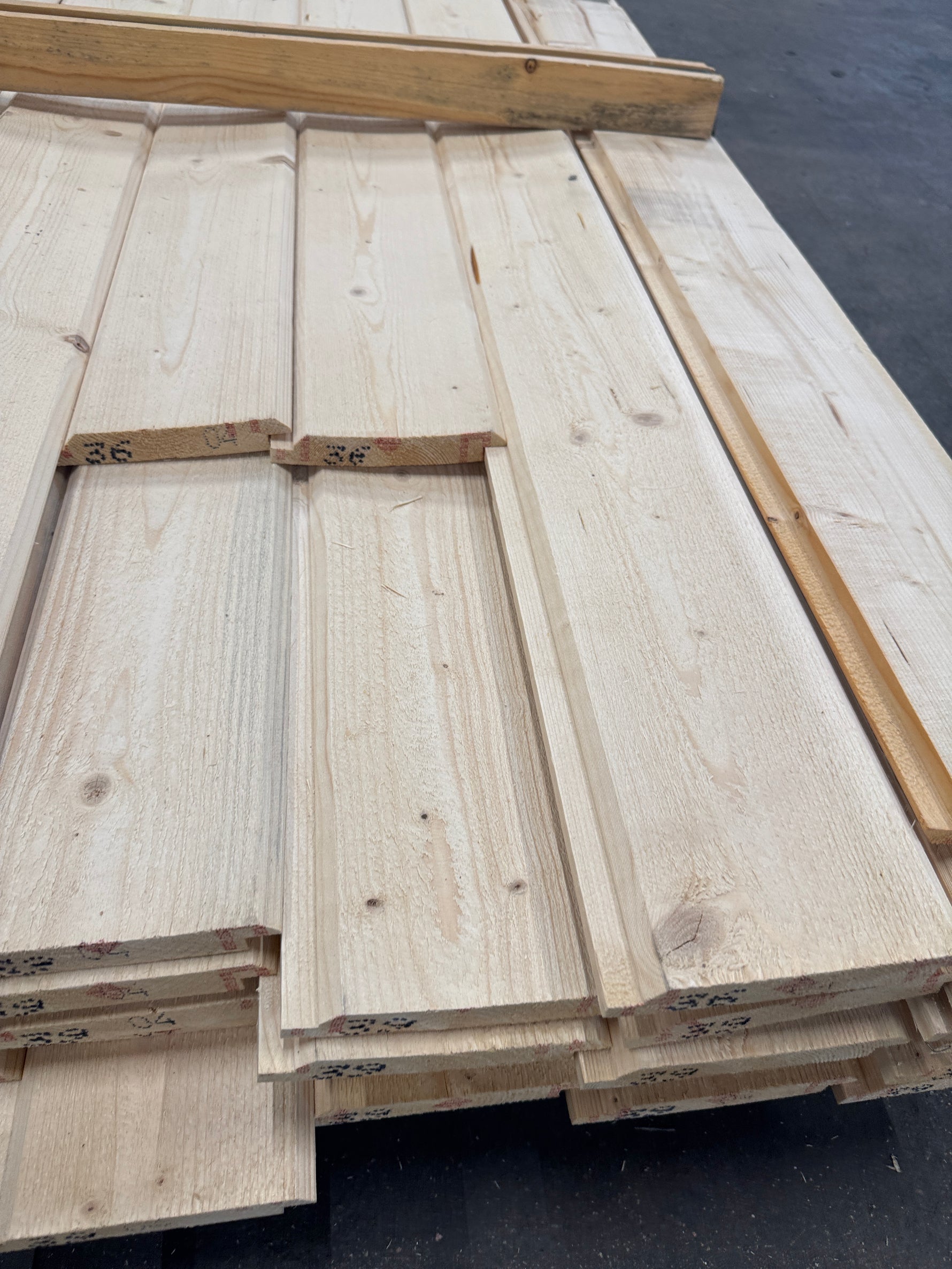 Paket Ytterpanel Dubbelfas Fals 22x145mm 3,60–3,90m – 43 st